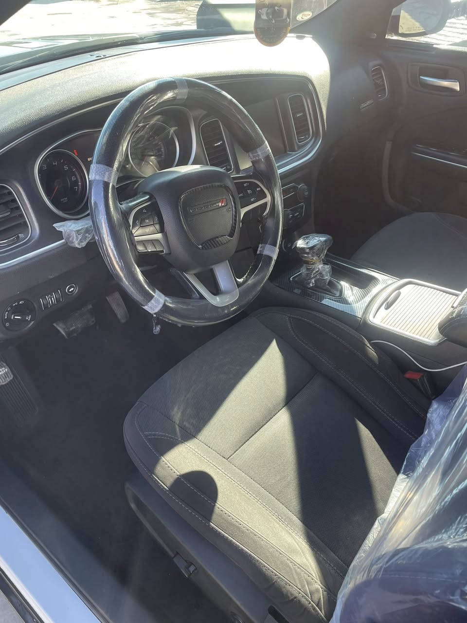 جارجر ٢٠١٥ كليين لا فتح ولا تبديل لاصبغ ولا اي شي فول مواصفات فتحه كامره لون اسود باسمي جاهزه تحويل وسنويه 2030وهزه  
ماشيه قليل بالصور موجوده
مكاني. شمال بابل 
السعر194  ((وبيه حق الجيه))
ملاحضه بسيطه  بيه بارد اقل الشبر موضوح بالصوره والفيديو
واتساب او  اتصال 
***********
