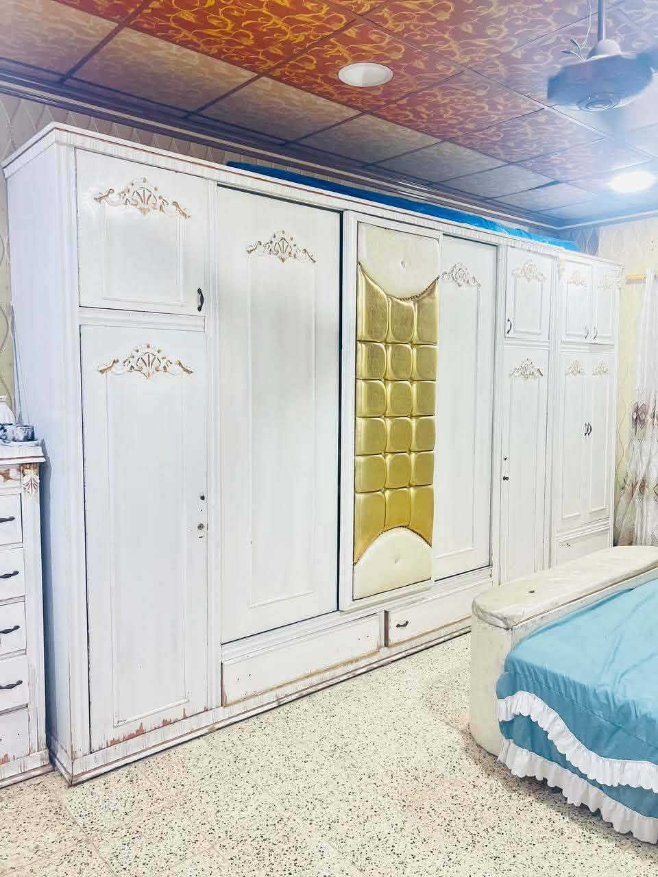 غرفة نوم خشب عراقي ثقيل السعر مليون و100 العنوان حي عدن
***********
