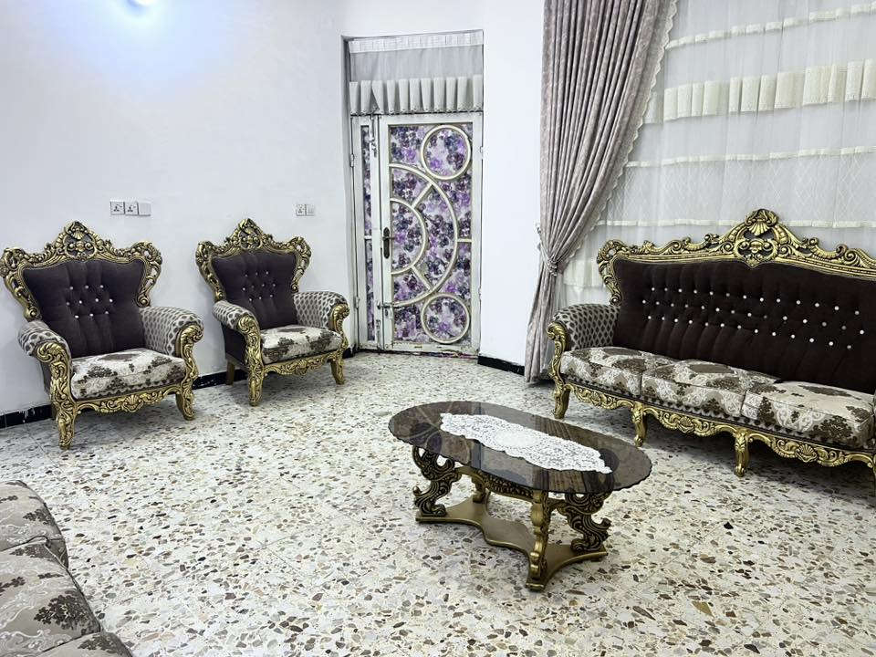 تخم للبيع 10 مقاعد نضيف جدا ***********
