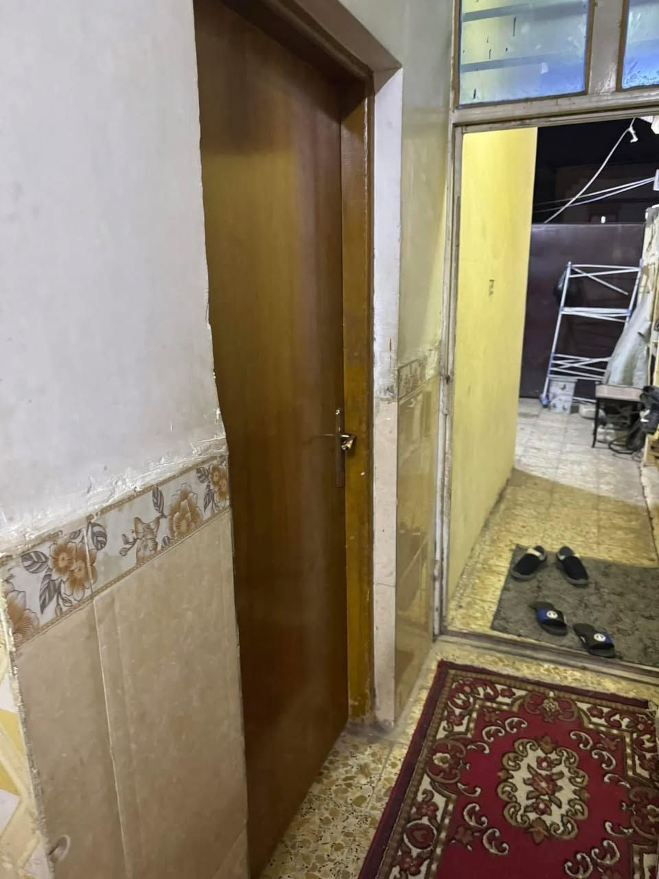 للبيع دار ١٠٠ متر حي القادسيه خلف شارع الزهور قرب مفوضيه الانتخابات على ساحه بناء نظيف بناء ٢٠١٧طابقين ثلاث غرف نوم وصاله واستقبال ومطبخ السعر ٢٠٠ مليون مع المجال للاتصال *********** مجتبى معله او مراجعه مكتب ضي الحسن للعقار النجف الاشرف شارع الكيات مقبل جامع الزهراء
