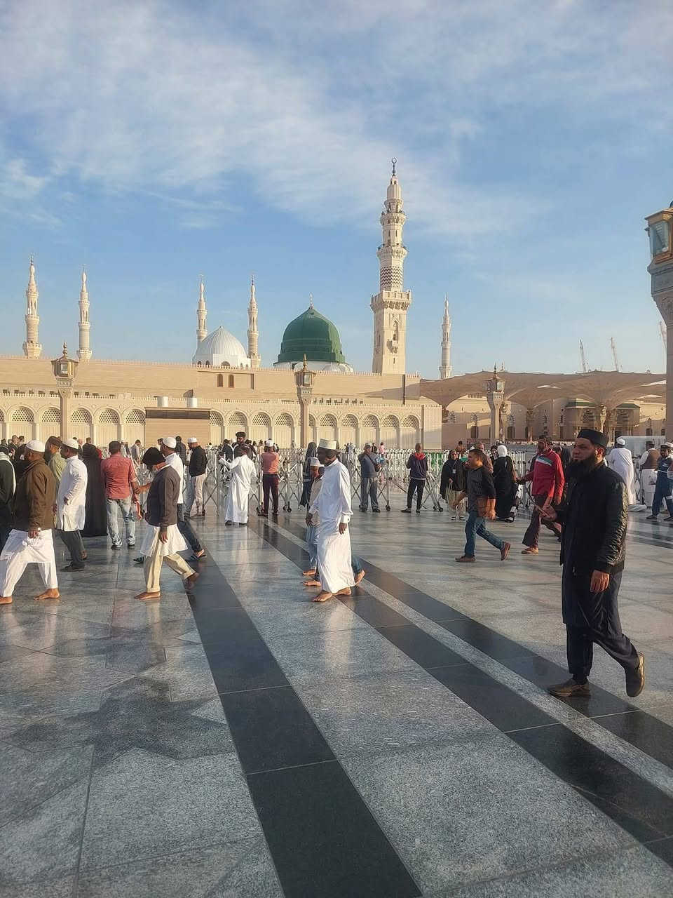 اللهم صل على محمد وآل محمد...
( عمرة شعبان في عطلة نص السنه )
          🕋🕋🕋🕋🕋
          اعلان٠٠٠٠٠٠اعلان
       🌺🌺🌺🌺🌺🌺 
            على بركة الله
     👑 تعلن حملة السجاد ع 👑
عن تسيير رحله الى الديار المقدسه
 .....( عن طريق البر )..... 
لأداء مناسك العمره المفرده / شهر شعبان
       🕋🕋🕋🕋🕋
برنامج الرحله بالتفصيل 
🔻🔺️🔻🔺️🔻🔺️🔻🔺️
------------------------------
١- مدة الرحله ١٠ ايام مع الطريق
(  ٢ ليله / ٣ ايام في المدينة...٦ ليالي/ ٧ ايام في مكه )
❎️❎️❎️❎️❎️
٢- السكن في المدينة المنور المنطقه المركزيه
[ فندق ديار السلام / شارع السلام مشي عل الاقدام الى الحرم ]
⭐️⭐️⭐️⭐️
❎️❎️❎️❎️❎️
٣- السكن في مكه المكرمه 
 [فندق فلسطين ] 
شارع ابراهيم الخليل مسافة ٣٠٠ م مشي على الاقدام الى الحرم 
⭐️⭐️⭐️⭐️
❎️❎️❎️❎️❎️
٤- السعر  1000050 مليون وخمسين الف دينار فقط
يشمل ( الفيزه + النقل + السكن + ٣ وجبات طعام اوبن بوفيه )
❎️❎️❎️❎️❎️
٥-  ( احرام  +  حقائب )
هديه الى كل معتمر
❎️❎️❎️❎️❎️
٦- تاريخ الرحله 2026/2/3
بداية عطلة نصف السنه
❎️❎️❎️❎️❎️
٧- مزارات مكه والمدينه تشمل
[ جبل أحد - جبل النور - مسجد قباء - المساجد السبعه - منى - عرفه - مزدلفه....وبقية المزارات ]
❎️❎️❎️❎️❎️
٨- رحله دينيه ترفيهيه من ظمن البرنامج الى محافظة جده 
❎️❎️❎️❎️❎️
٩- مرشد ديني وكادر مختص يرافق الحمله طيلة ايام الرحله
❎️❎️❎️❎️❎️ 
١٠- الرحله عن طريق البر....
 باصات عراقيه حديثه ومكيفه ومريحه وخدمات على طول الطريق 
ان شاء الله
❎️❎️❎️❎️❎️
هدفنا خدمتكم ومن الله التوفيق للحجز والاستفسار الاتصال بأرقام الحملة 
🤗🤗🤗🤗🤗
*********** ☎️
*********** ☎
ابو سجاد / متوفر واتساب 
***********☎️
أدمونة الكروب/ متوفر واتساب 
اهلااا وسهلااا ومرحبا بالزوار الكرام....... @الجميع 
❎️🤗🙋📢💐🌼🕋🟡👑🎩❎️
