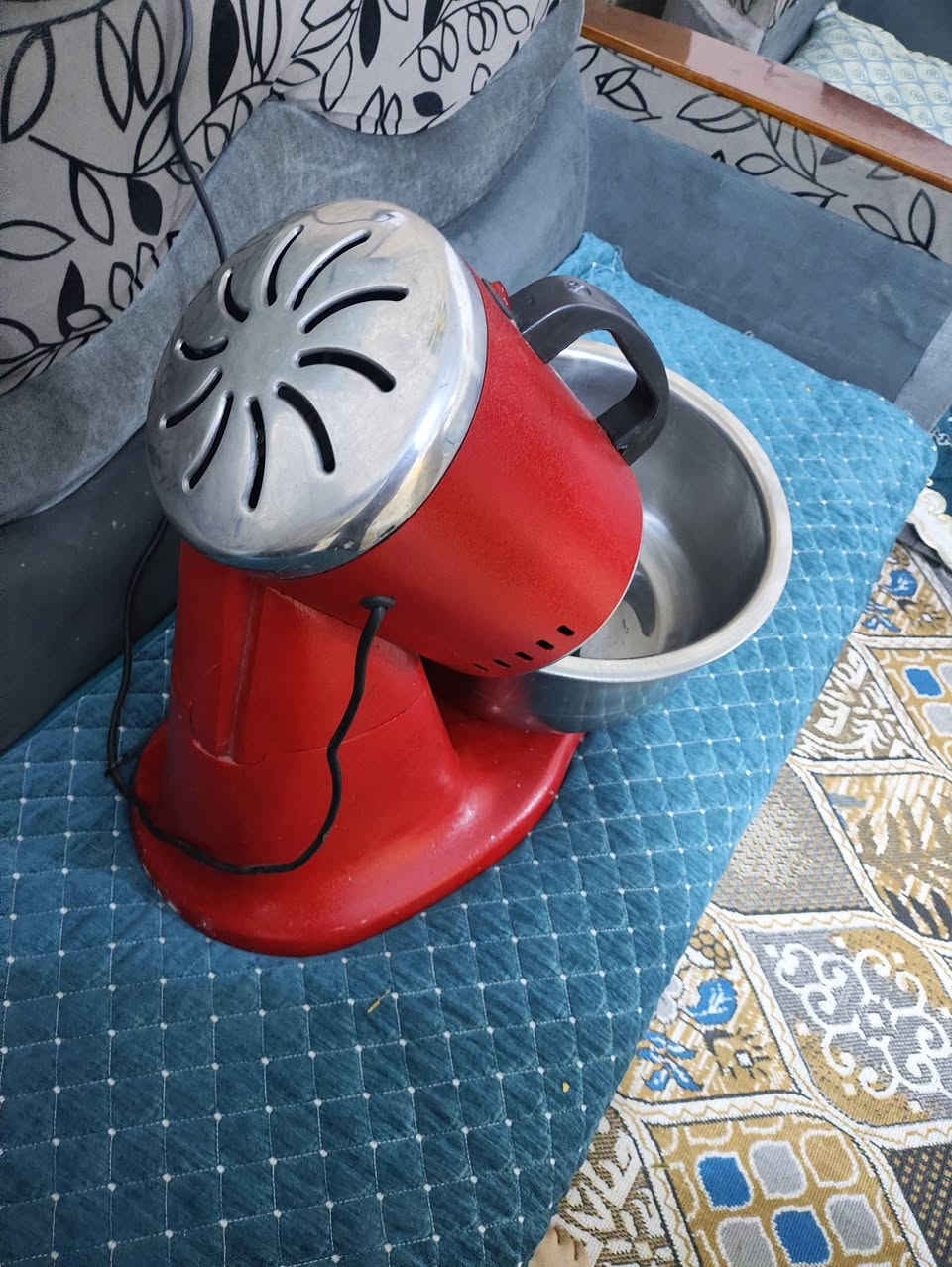 سلام عليكم شباب عجانه البيع تشيل الوزن 8 كيلوات السعر خاص هاذه رقم***********
