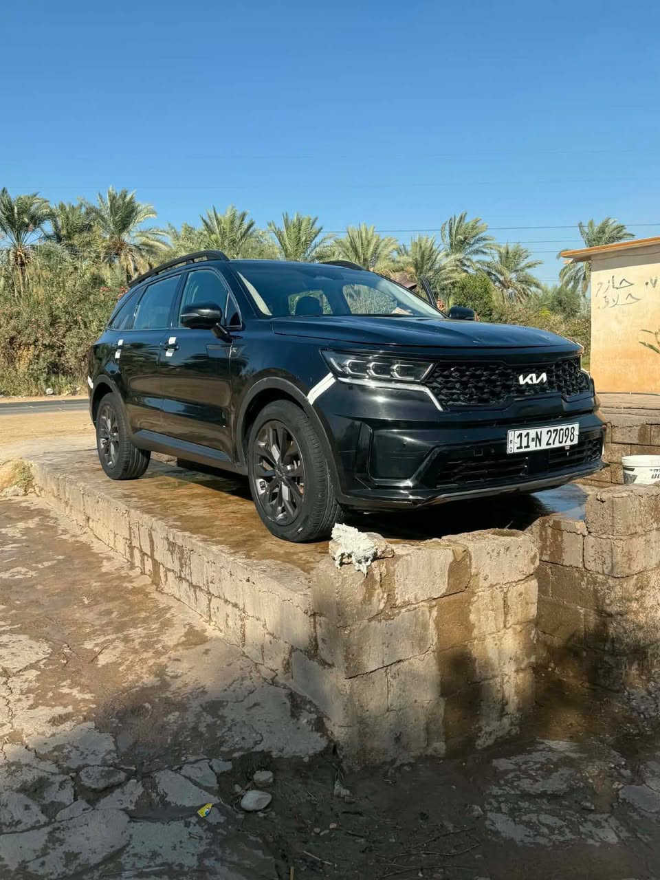 السلام عليكم للبيع او لمراوس 
سورنتو 2022 X lien برستيج 
أعلى مواصفات بل سورنتو Vip منفصل  محرك 2500 تيربو 
وارد امريكي الضرر جاملغ وبنيد 
رقم بغداد انكليزي تحويل مباشر. 
المواصفات 
خمس كامرات محيطيه 
رادارات امامي وخلفي وجانبي 
اوسقف بنوراما انارة سقف لمس 
خمس وضعيات قياده 
فور ويل 
هاند بريك بصمه 
كشنات جلد 
الكشنات الاماميه تدفئه تبريد 
والخلفيه فقط تدفئه 
تدفئه ستيرن + هزاز استيرن عند الرجوع توقف ذاتي 
صندوك كهربأء ذكي 
يفتح عن الاقتراب و 
قايده ذاتيه +تحديد مسار 
مانع انزلاق 
ولايت 3 عدسات العالي أوتو يطفى ويشتغل 

وشاشه الكترونيه تتغير حسب وضعيه القياده وتفتح كامره داخليه عند الاشاره بمكان الرون أو الكيلو متر حسب الاتجاه 
وتشغيل عن بعد

شفتات ستيرن 
دمام بل دشبول 
كشنات خزن ميموري 
وبعد بيها هواي مواصفات 
مكانها واسط صويره
للأستفسار ***********
بيه واتساب 
سعر 195
