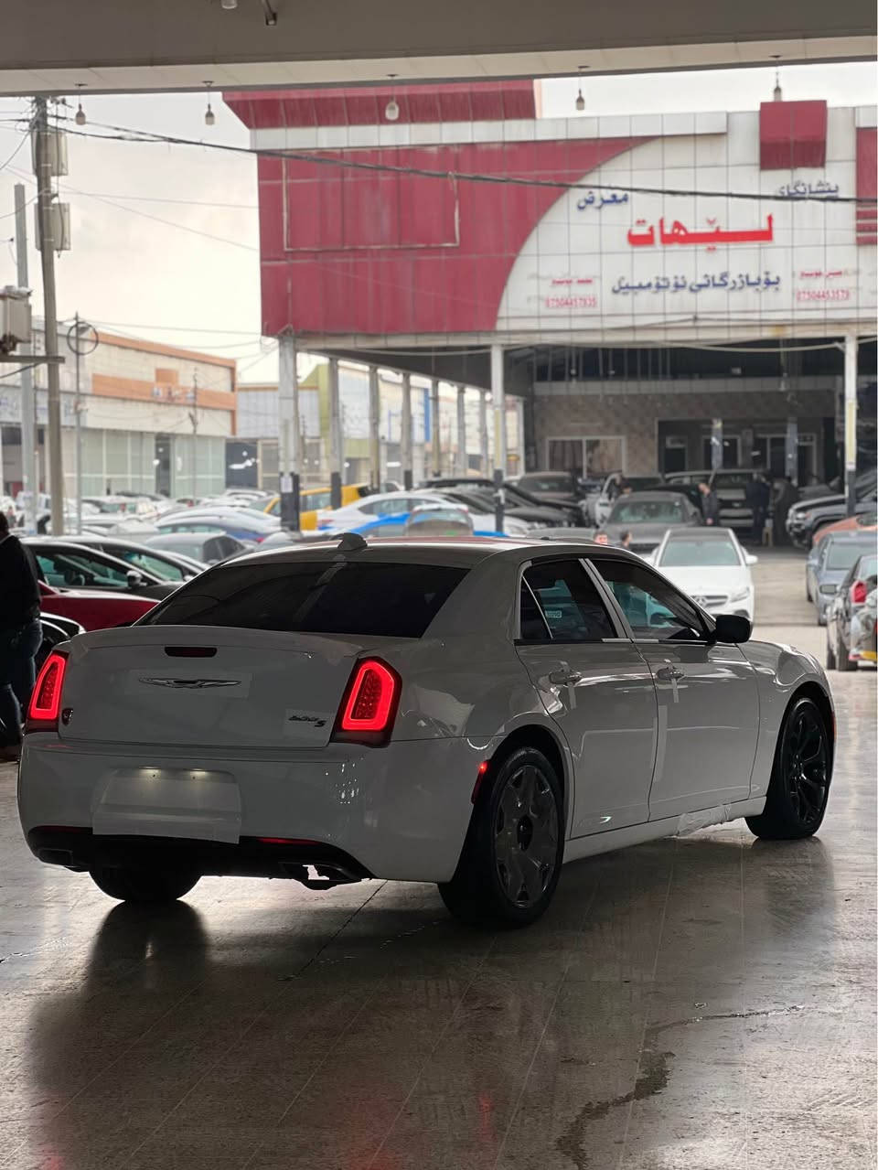 Chrysler 2018 S black edition 
فوللل و مکفول کفالة عامة 
مواصفات S
بدون فتحة
كشانت جلد
كشنات كهرباي
شاشة كبير
شفافت بستيرن
كشنات هيتر
كاميرة حساس
كير ماوس
تحكمات ستيرن
كيج ٢٦٠
دبل لحية بلادي بجم عريض 
ماشية ١٦٠الف
اخوان سيارة كفالة عامة من صبغ تبديل بارد كلشي مابي على وضع شريكة
رقم اربيل بسمي كل شيء جديد حتى ٢٠٣١
مكان اربيل
*********** وتساب أربيل, العراق
