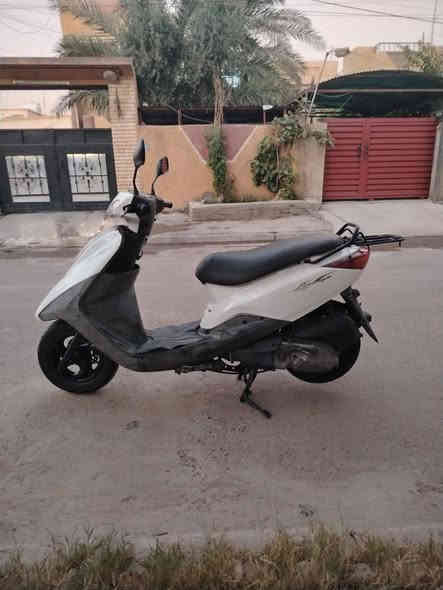 السلام عليكم درجه بريز وكالة جديده
درجه كله بلاديه خير من الله   شلعه ومعدال شغاله سلف وهندر مكينه خرسه ناعمه  كهربائيات كله شغال شاير يمنه يسره عداد كليو متر شغال الايت عالي ناصي كله شغال بريك مامي خلفي   مكفوله  من كلشي 
وراق كامله وراق رنبه موجوده
مكاني بغداد بلديات 
السعر 650 /

***********
