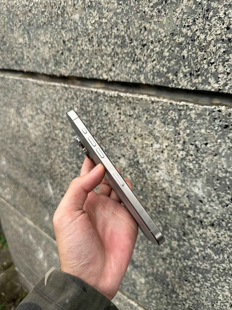 ايفون 15 برو ماكس تيتانيوم كفاله وتر ذاكره 256 بطاريه 82 ماستر. شرق اوسط كامل ملحقات نضيف حيل فقط بي نقطه بطرف بكد الشعرايه ممبينه ولا مأثره رايده 825 نهائي مكاني بغداد غزاليه ***********
