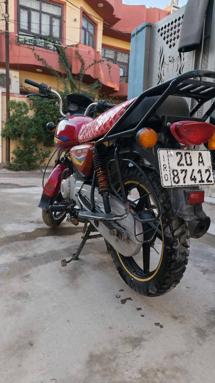 سلام عليكم دراجة بوكسر مودل ٢٠نضيفة مكينة ممفتوحه لوحة إنكليزي، مكان ديالى بعقوبة ***********
