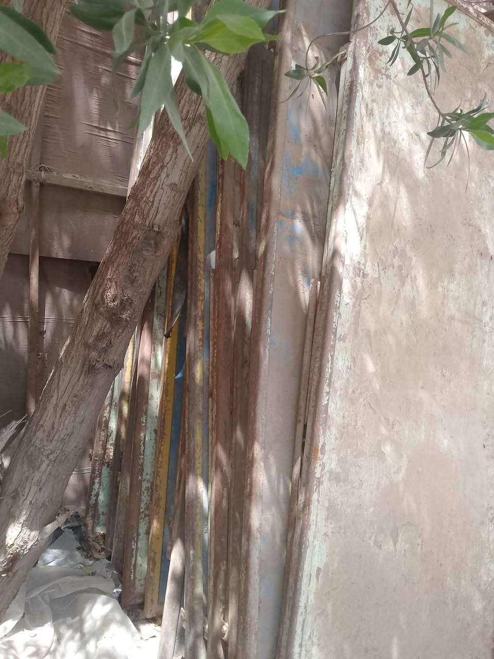 السلام عليكم
ميز حديد طول مترين حديد ثقيل درجة اولى 
سعر الميز 30 الف 
متوفر 20ميز 
مكاني الحمزة الغربي
للتواصل 
***********
