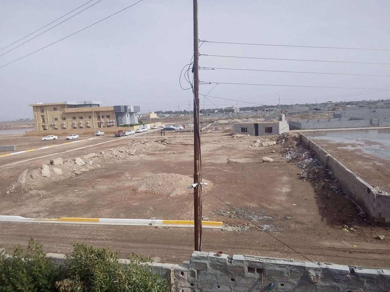 بشره ساره❤️🫶تتوفر لدينا قطع ارضي للبيع مجاور منطقه سكنيه منطقة الزوراء قرب مقبرة المسيح قرب الشارع السياحي يم منطقة السعاده متوفر مي +كهرباء + رصيف+مجاري معه كافة الخدمات السعار تبدي من 6 مليون سعر 100 متر الى 8  مليون  ومتوفر 25 مليون ومتوفر نضام اقساط بمقده نص وقساط مريح طابو صرف ماسلم ولاربع ال تاخذ سند بيدك منقطه سكنيه مسافة 100 متر مستوصف طبي كامل خدمات  لاستفسار اكثر الاتصال ع ارقام تاليه من ساعه 10صبح ل10 بليل
*********** أبو فاطمه
*********** أبو فهد
*********** منتظر العكيلي
