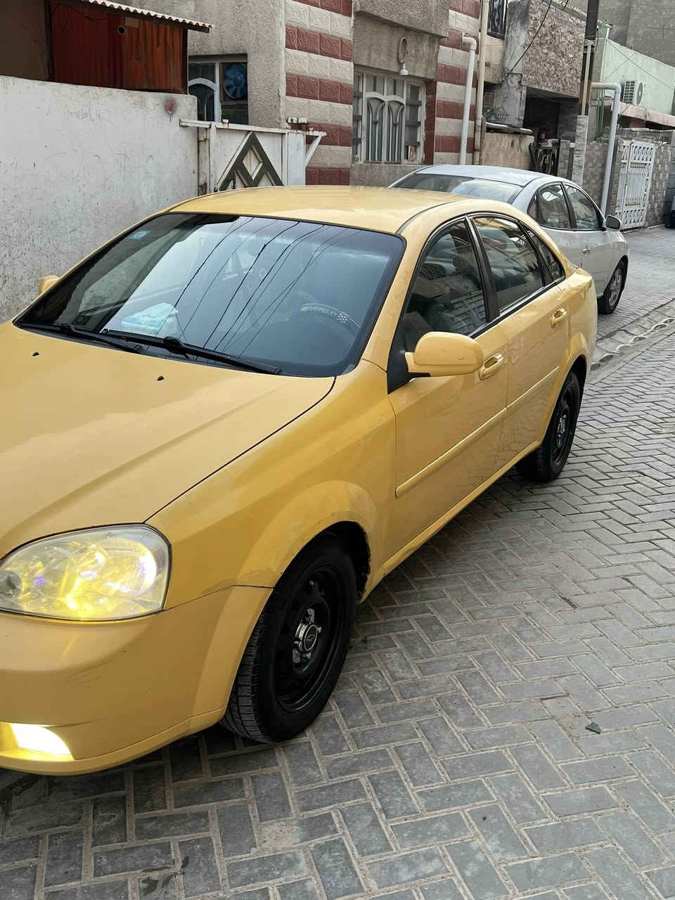 اوبترة شركة عامة موديل 2011 مكينة 2000 بيهة خيط بخار قليل للبيع السيارة  ب 62 بدون ضربة بدون صبغ  رقم بغداد 
الاستفسار ***********
