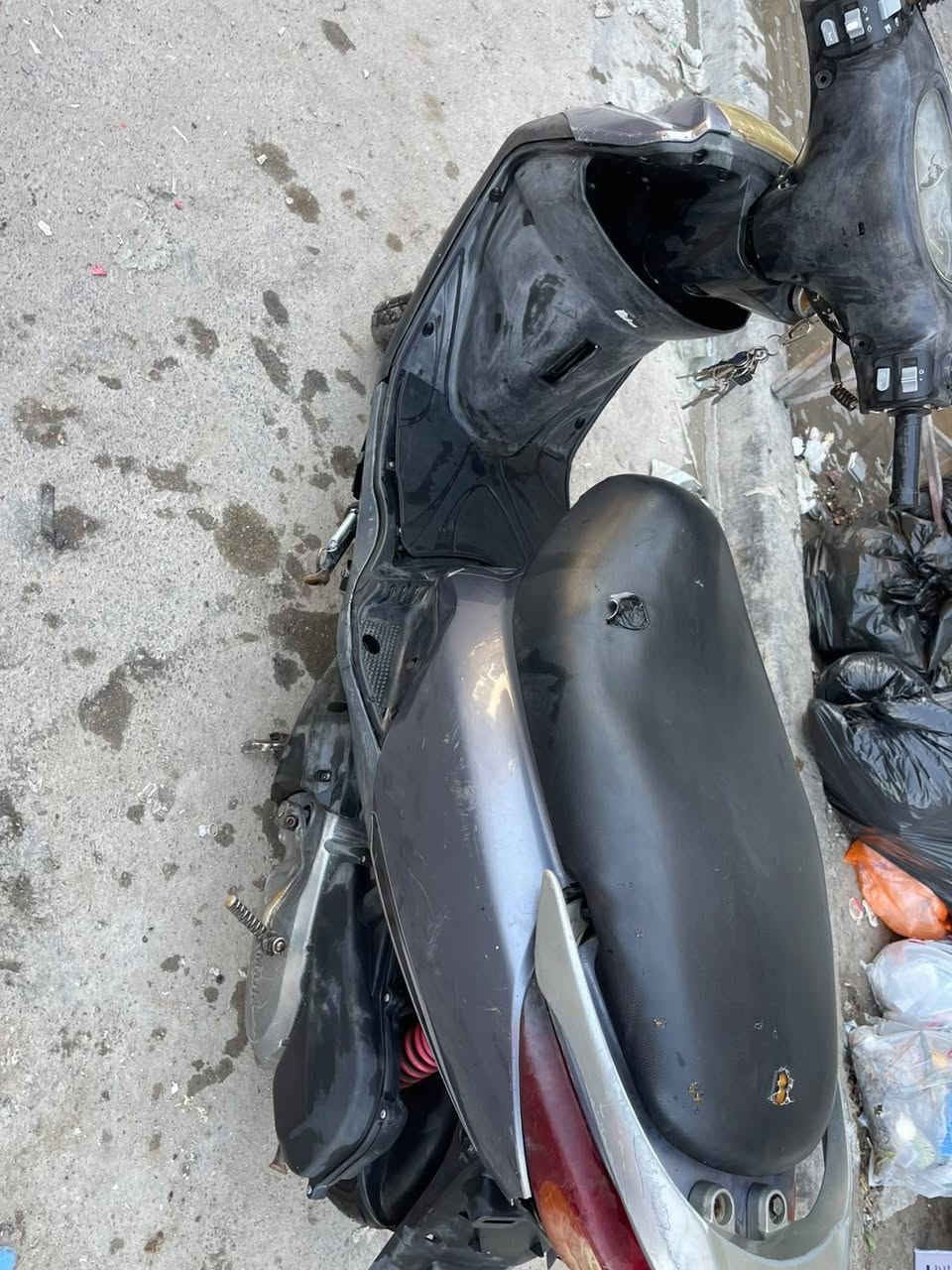 سلام عليكم درجة بريز درجة مكفوله كفاله عامه درجة مكينه ممفتوحه درجة كابريتر بلادي وكلشي شغال بيه كهربائيات كله شغاله والون مميز وشلعه ومعدل فول موصفات درجة حلوه وسعر 575 وبي مجال حك الجيه المكان بغداد حي الاعلام قرب تقاطع درويش رقمي *********** واتساب أومازنجر ملاحظه درجة احله من الصوره
