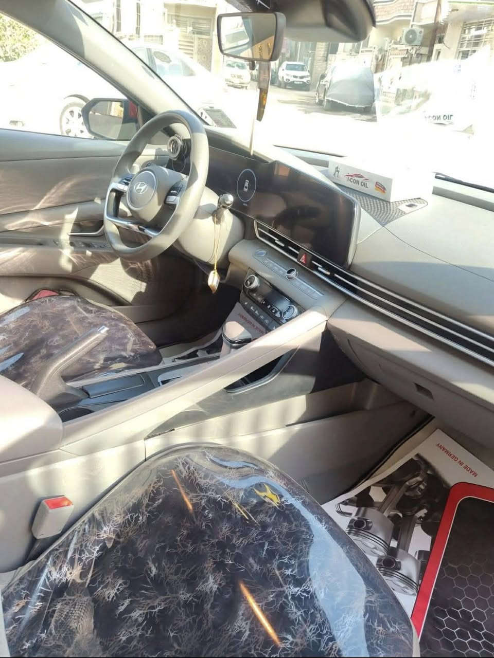 سلام عليكم نتره.مديل 24 فول عده. عده الفتحه سياره عل وضع الشركه ماشيه ٦٧حادثه بب منشور 
المفاتح بصمه 
بصمه أبواب 
دخول ذكي 
بصمه صندوك 
تشغيل عن بعد 
شاشه ديجتال 
تحكم ستيرن جهتين 
شاشه كار بلي 
مامره خلفيه  دواره 
رادار امامي 
رادار خلفي 
تحديد مسار 
مثبت سرعه 
نقطه عمياء 
بريك تفاعل اوتتماتيك أثناء  اقتراب من الجسم 
انضمه قياده تلاثه 
أناره دشبول داخليه  LED
لايت زنوان بلادي 
محرك 2000

رقمي  ***********
مكاني البلديات سعره ١٧٣
