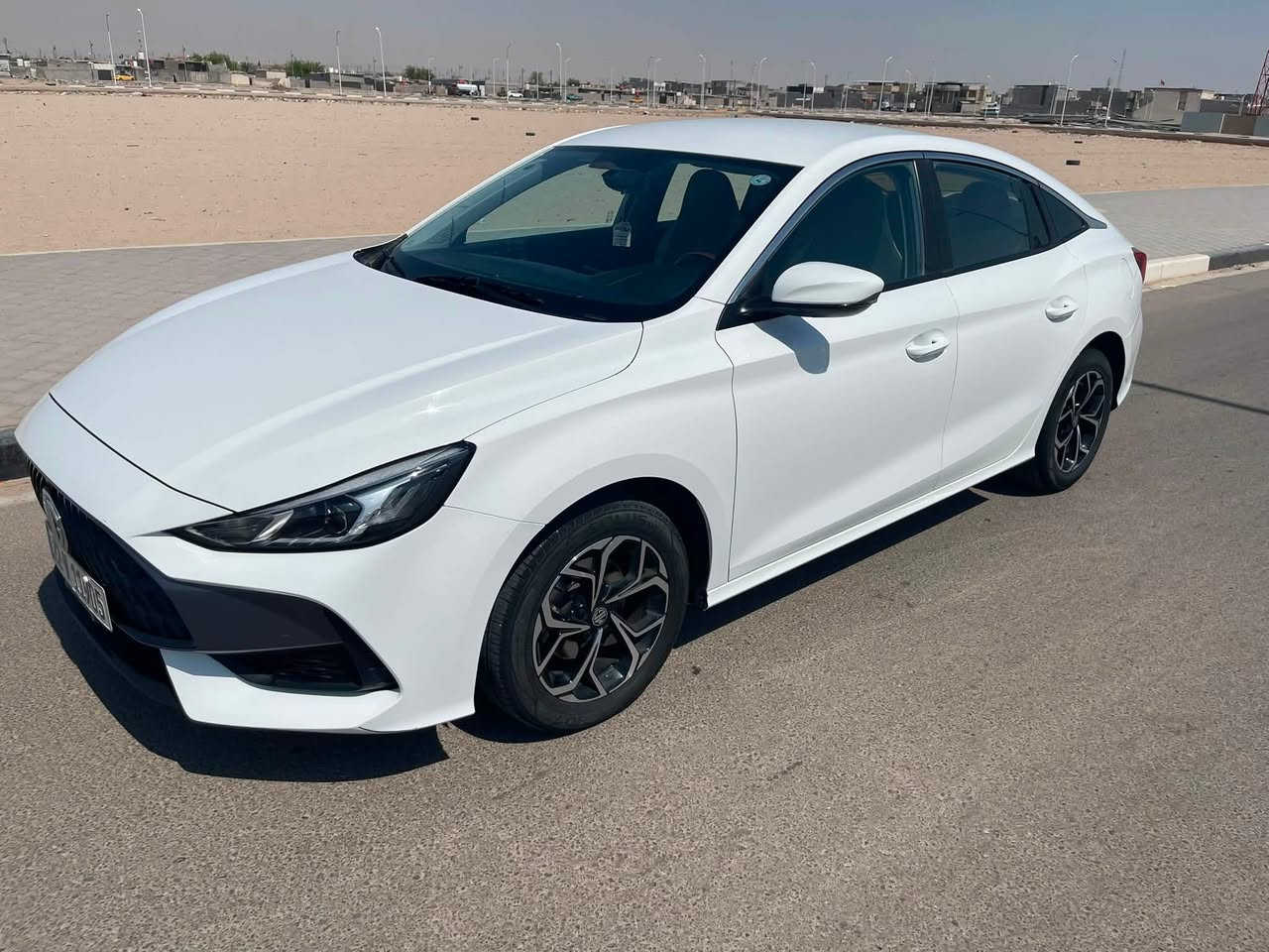 سلام عليكم سياره ام جيً للبيع
مكينه وكير وحداديه وتبريد كفاله
كير عادي 
ماشيه24/500الف 
السعر 100
عنوان /البصره الزبير 
استعمال شخصي 
رقم الهاتف :***********
