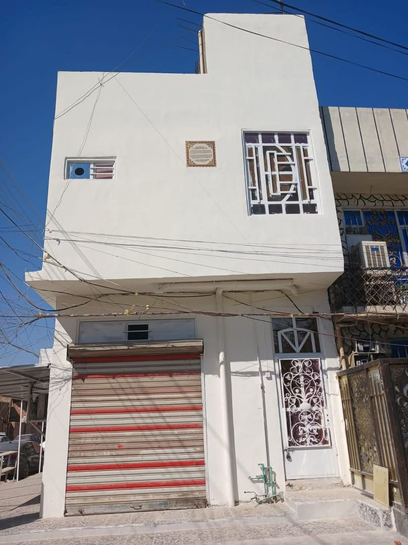 🏢 بناية تجارية للبيع — طابو صرف
📐 المساحة: 72 متر
📍 الموقع: بغداد الدوره ابو دشير – شارع الضغط
📌 الصفة: ركن (زاوية) موقع تجاري مميز
🔹 تفاصيل البناية:
✅ أربع محلات 
✅ شقة سكنية
✅ مؤجرة بالكامل

💰 السعر: جداً مناسب
📈 فرصة استثمارية ممتازة بدخل ثابت
📞 للاستفسار والتواصل:

***********

***********
