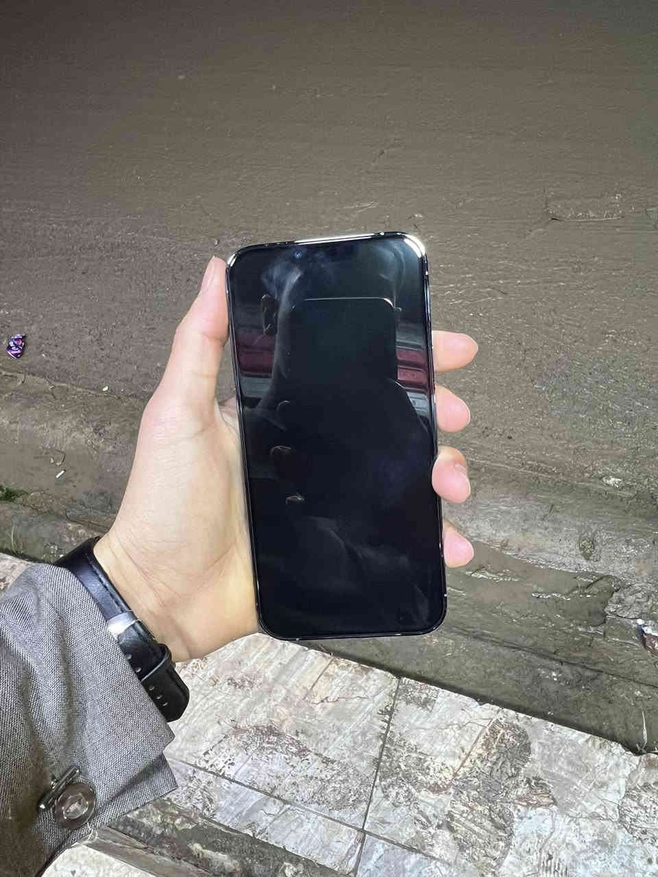 السلام عليكم،
جهاز ايفون 13 pro max 
نضافة فول على وضع البلاد،
 الجهاز نضيف بمعنى الكلمة, 120 فريم 
للبيع بسعر 750 ومجال للشرايه،
مكاني بعقوبه.
رقمي
***********
