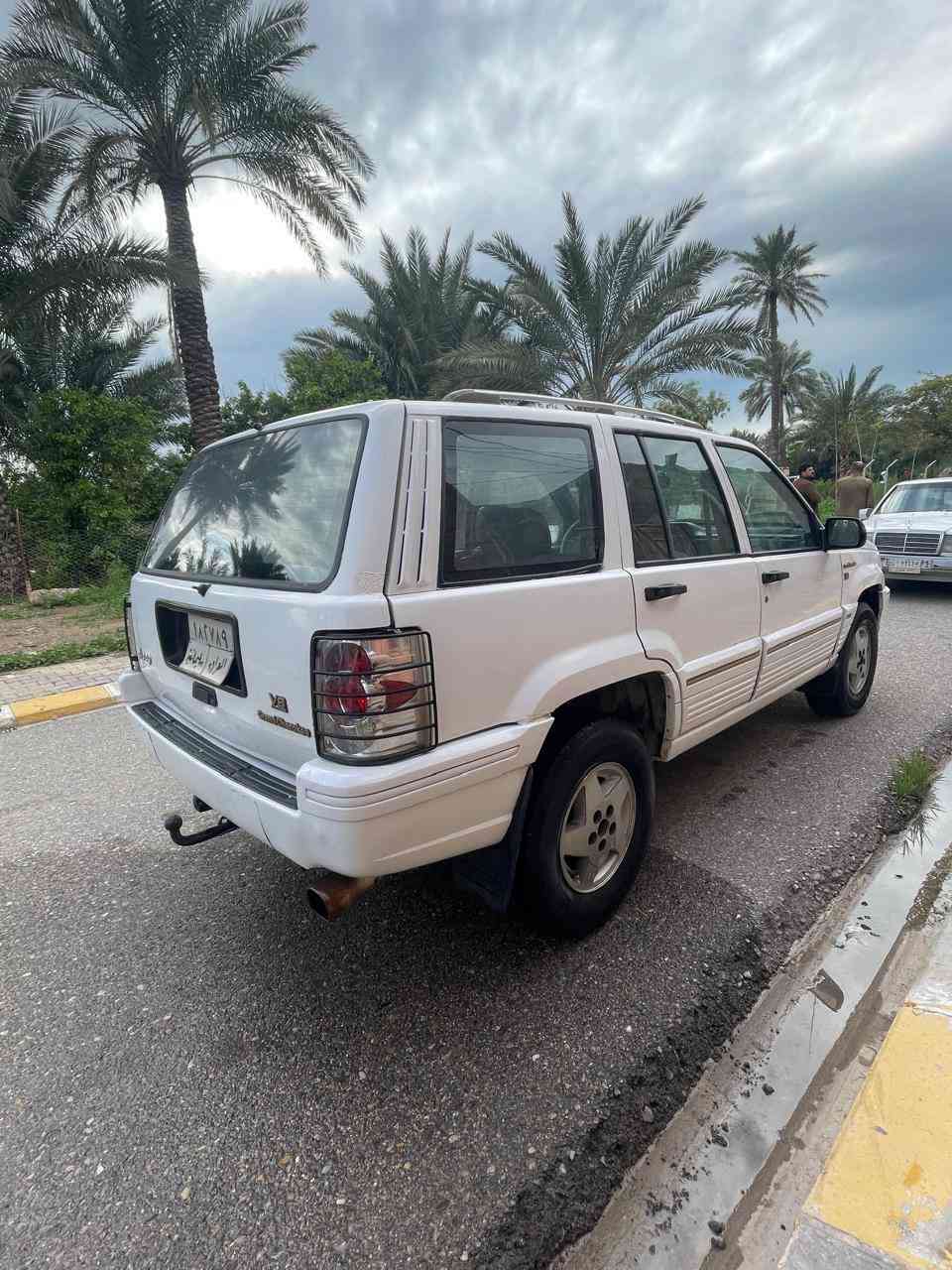 السلام عليكم 
السعر (38) بيع سريع
جيب شيروكي مديل 93 كير ومحرك بطة vvt 3000 مكفولات اكسل خفيف شرط شلعه وبطناش تدفئة وتبريد جامات كهرباء رقم سليمانية بشرط تحويل غرامة كشر بلادي بدون صبغ وضربة وخياس بلادية كلها كاشي بيها شغال بدون اي نقص مكاني ديالى لسعدية ***********
