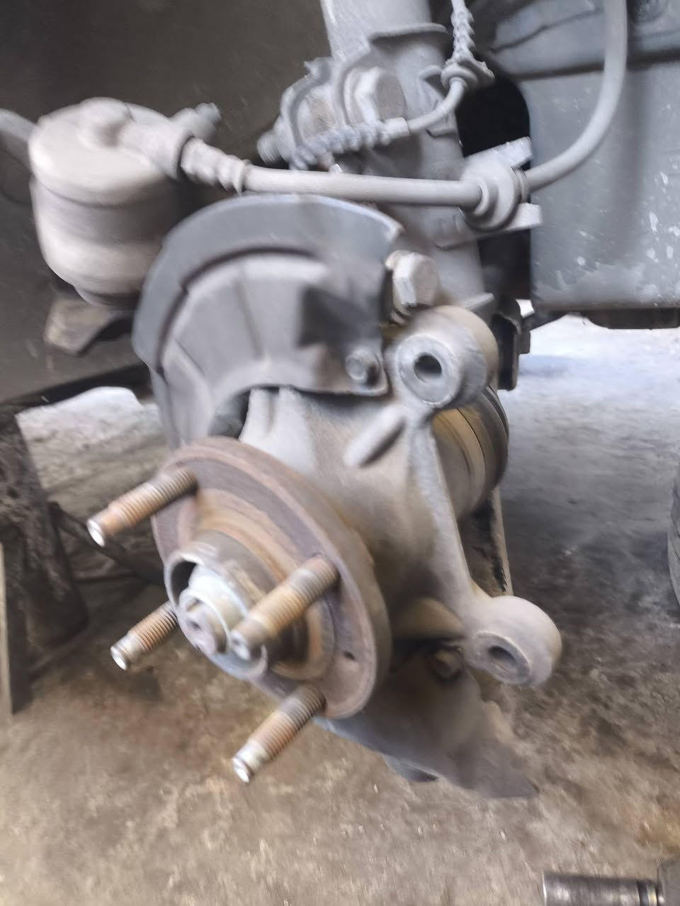 🔧 مستمرون بخدمتكم في الصيانة وحدادة الصدر وتوفير جميع الأدوات والقطع الاحتياطية لكافة أنواع السيارات ✅
🚗 متوفر لدينا: • حدادة وتصليح الصدر الأمامي والخلفي
• جميع قطع الصدر الأصلية والبديلة
• تبديل هيدروليك الكير
• دهون المحرك ودهون الكير بمختلف الأنواع
✨ شغل متقن وخدمة مميزة بأسعار مناسبة للجميع
📍 محل الصادق  بغداد – ساحة الطيران – الفرع الثالث – شارع حجي منيشد
📞 ***********
📞 ***********
🔥 الجودة والثقة عنواننا
#بغداد #صيانة_سيارات #حدادة_صدر #قطع_غيار #العراق #سيارات #محل_الصادق #هيدروليك_كير #دهون_محرك #دهون_كير
