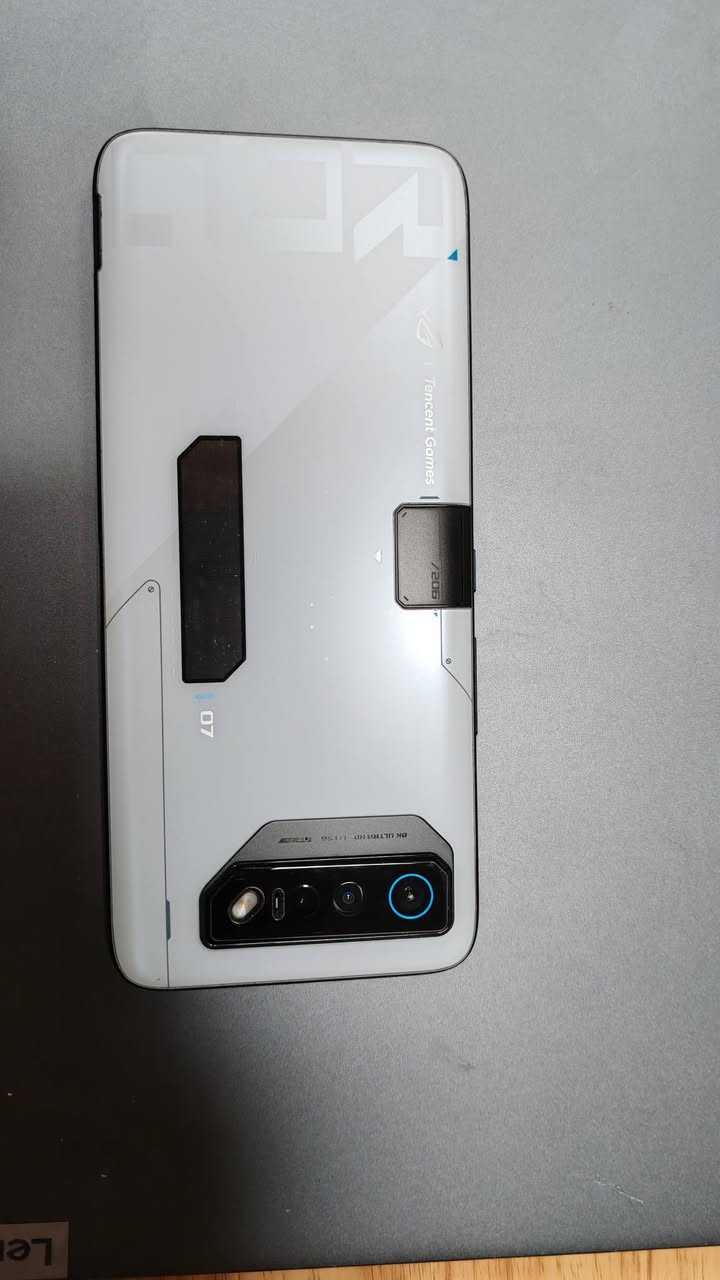 سلام عليكم للبيع جهاز
Asus Rog phone 7 Ultimate
16/512
165 htz - 120 frame
بطارية 6000 شاحنة 67 واط 
شفتات 2 لمس + 4 مدمجة مع الكولر
جهاز كامل الملحقات مع الكارتونة وكفر اضافي
السعر 850 الف 
مكاني بغداد اعلام ما عندي توصيل
صور الجهاز وفديو توضيحي عن الملحقات 👇


**إذا كنت صاحب هذا الإعلان وتريد حذفه لأي سبب، رجاءا أرسل رسالة إلى الدعم الفني**