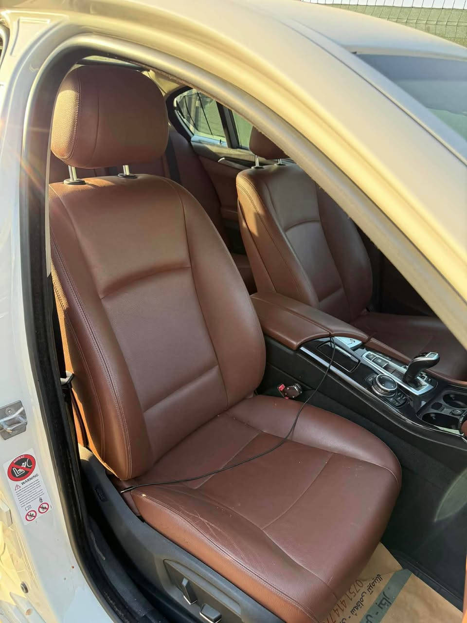 BMW 528i
قەپات مواسەفات 
شرکة عروش هەولێر
مۆدیل 2014  Twin turbo 
فول مواسەفاتە سلاید 5پەردە
 5 کامیرا دەرکە شەفت سندوق
 شەفت  گێچ ئەلیکترۆنە  گێر کوبرایە
 ناو قەیسیە لایت M پاکیجە کلین تایتلە
 هیچی نیە زۆر خاوێنە و  یەک دەستە
رەقەم و سەنەوی و هەزە هەموو شتی بەشەرت  
نرخ 205$مجال 
فرۆشتنی خێرا 
0751 242 7001 
0️⃣7️⃣5️⃣1️⃣2️⃣4️⃣2️⃣7️⃣0️⃣0️⃣1️⃣ أربيل, العراق
