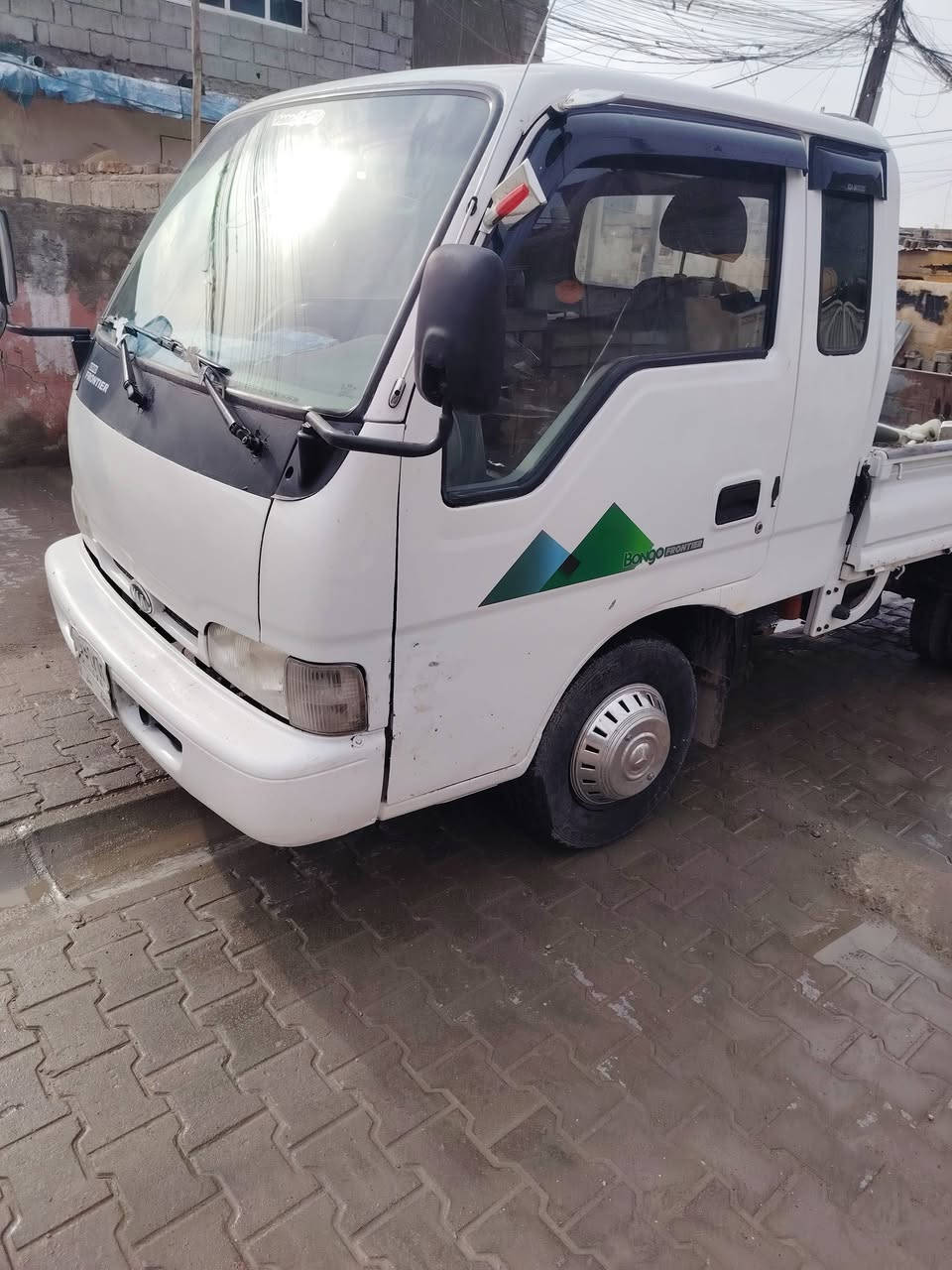 سلام عليكم سياره فنتيره موديل ٢٠٠٠ السياره جاهزه من كلشي كير مكينه صدر جاهزه تحويل مباشر السعر ٥٠ وبيهه مجال بسيط مكاني بغداد الشعب رقمي ***********
