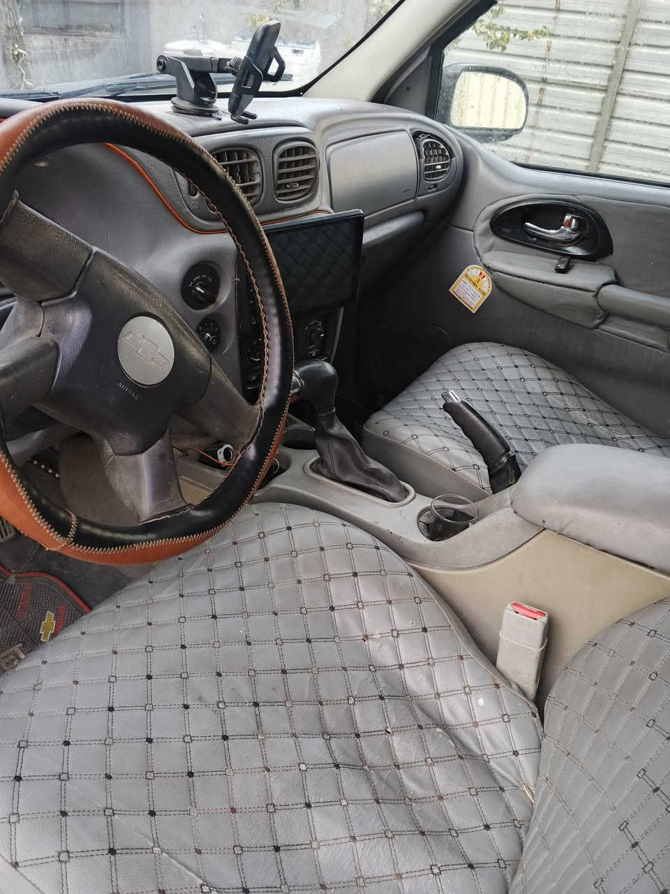 السلام عليكم سيارة للبيع موديل 2008
مالت مزاد بيه كتاب تصال على هاذه الرقم ***********
