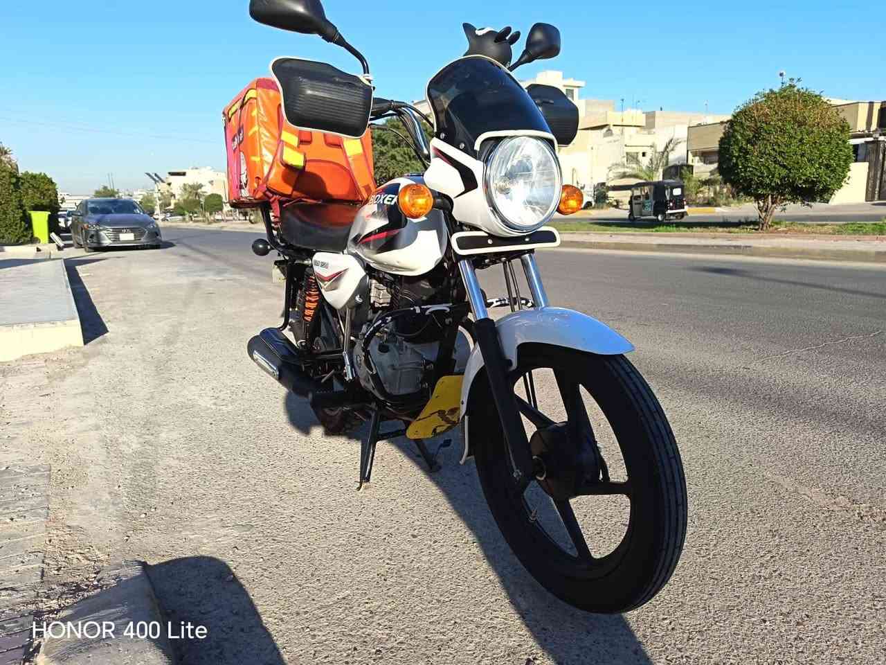 السلام عليكم دراجه بوكسر 2023 طالعه ب2025 دراجه مكفوله من مكينه وكلشي ماشيه 18 الف مرقم بغداد بسمي تحويل ثاني يوم مكاني بغداد مدينه الصدر  رقم *********** السعر 2450
