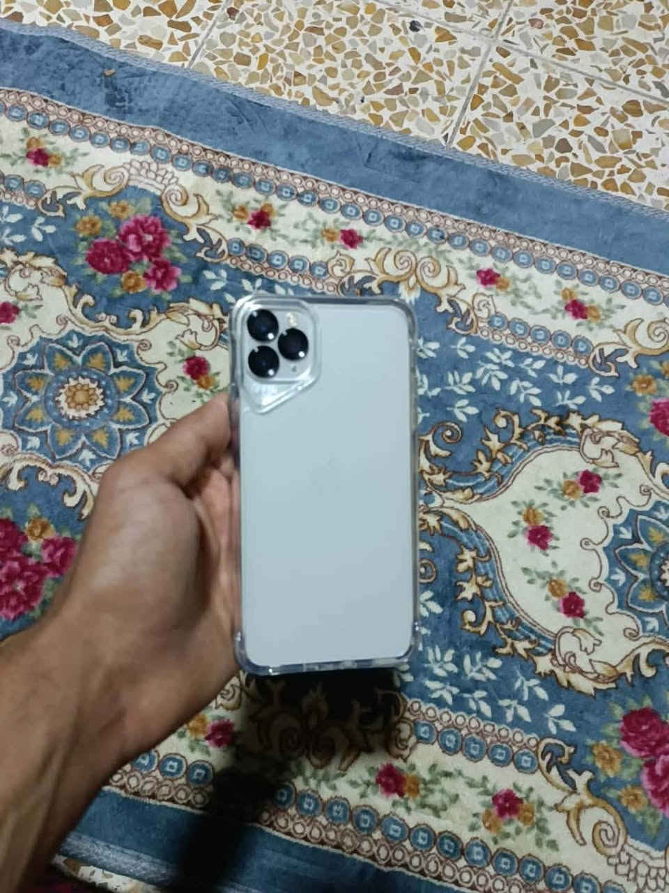 سلام عليكم آيفون 11 Pro Max مبدل شاشه فقط فقط اصليه شرط فول وين ما يعجبك افحص فيس ايدي شغال بطاريه 84 اصليه شركه قطاره جهاز نضافه 100/100 لون أبيضّ سعر 270 وبي مجال رقم ***********
