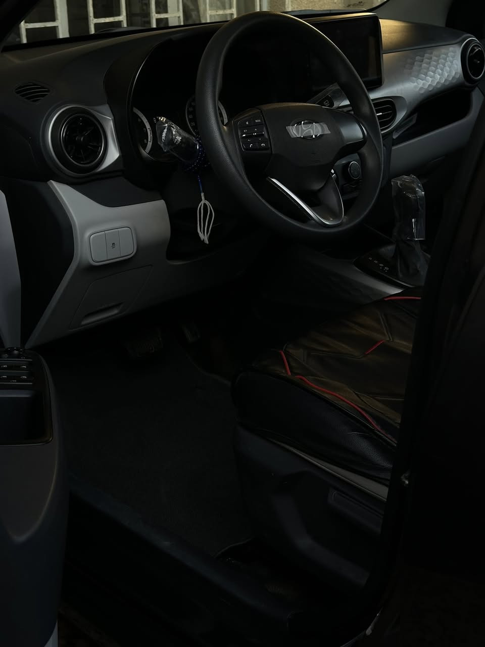 سلام عليكم هونداي كراند 2023 رقم بغداد سياره نضيفه كلش ما بيها لا بارد لا صبغ لا تبديل بعدها بوضع الشركه كفاله كير او محرك او تبريد هزه وسنويه جدد شاشه او كامره دواره منضومه زنون محرك 4 سلندر المرغوب دوشمه جديده تحكمات استيرن مانع انزلاق مري شفط قطعتين تبريد خلفي سياره كلشش نضيفه سعر 116 او بيها مجال رقم ***********
