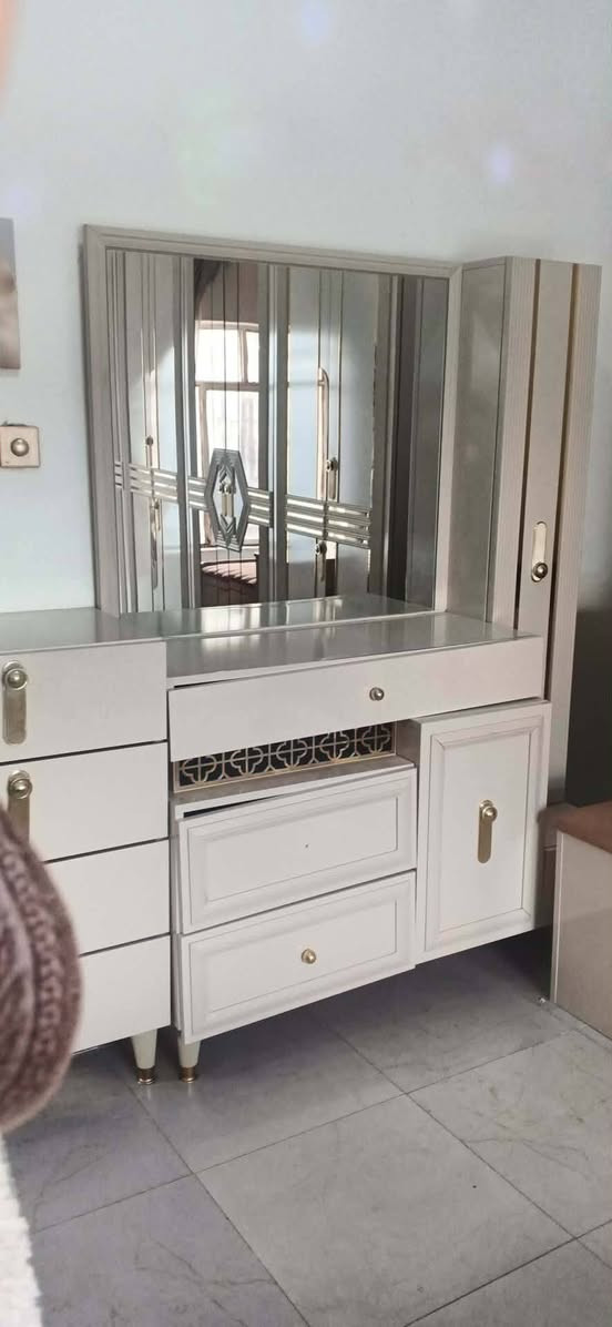 غرفه نوم تركي الاصلي 11قطعه درجة اولى مستعمله شي قليل مكاني ديالى بعقوبه السعر 950
واتس اب او اتصال موجود ***********
