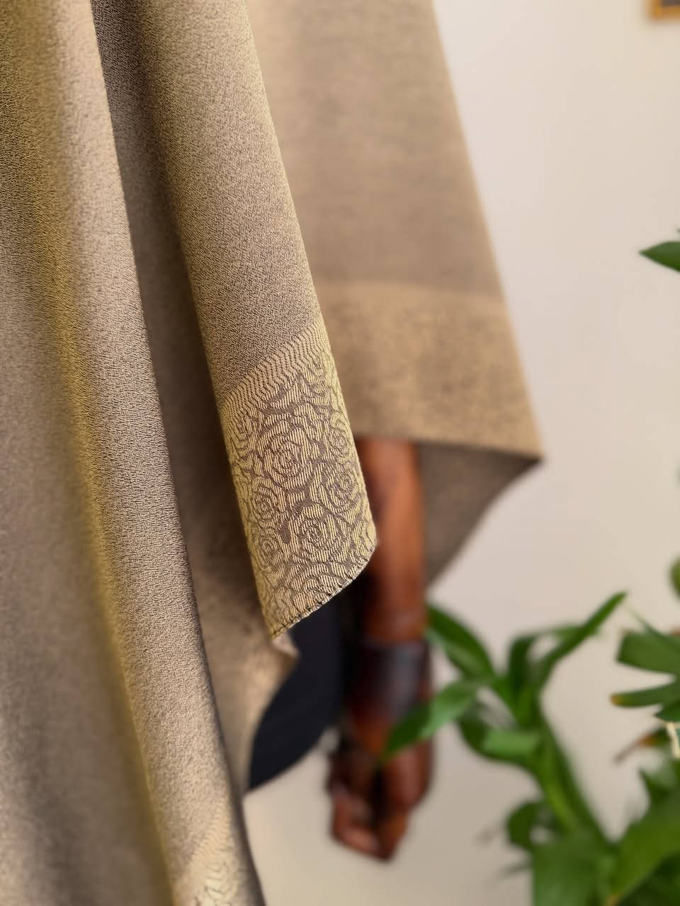 ✨ أناقة هادئة تكمّل إطلالتك ✨

حجاب جاكار تركي 🇹🇷
قياس 120 – عملي ومناسب لكل يوم 🤍

💫 قماش فاخر بنقشة جاكار ناعمة
💫 حاشية هادئة تضيف لمسة راقية بدون مبالغة
💫 خفيف ومريح وثابت طول اليوم

اختيارك المثالي للستايل البسيط والأنيق 👌

📦 متوفر الآن بعدد محدود
📩 للحجز والاستفسار راسلينا دايركت


**إذا كنت صاحب هذا الإعلان وتريد حذفه لأي سبب، رجاءا أرسل رسالة إلى الدعم الفني**