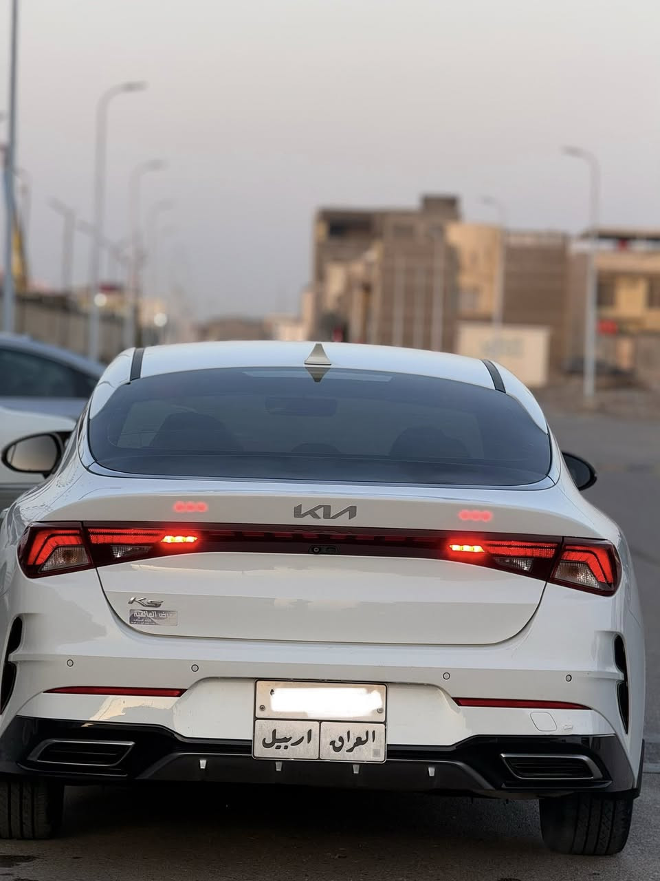 السلام عليكم 
كي فايف لبيع 
البصره حي القضاة
مديل 2022 اربيل 
ماشيه 107
سياره جديده بيها بارد بالبنيد وشخط بالباب 
مكينه كير مكفول 
بصمه تشغيل عن بعد حساس امامي خلفي 
فول ماعدا التنته 
السعر 188 بيها مجال قليل 
***********
