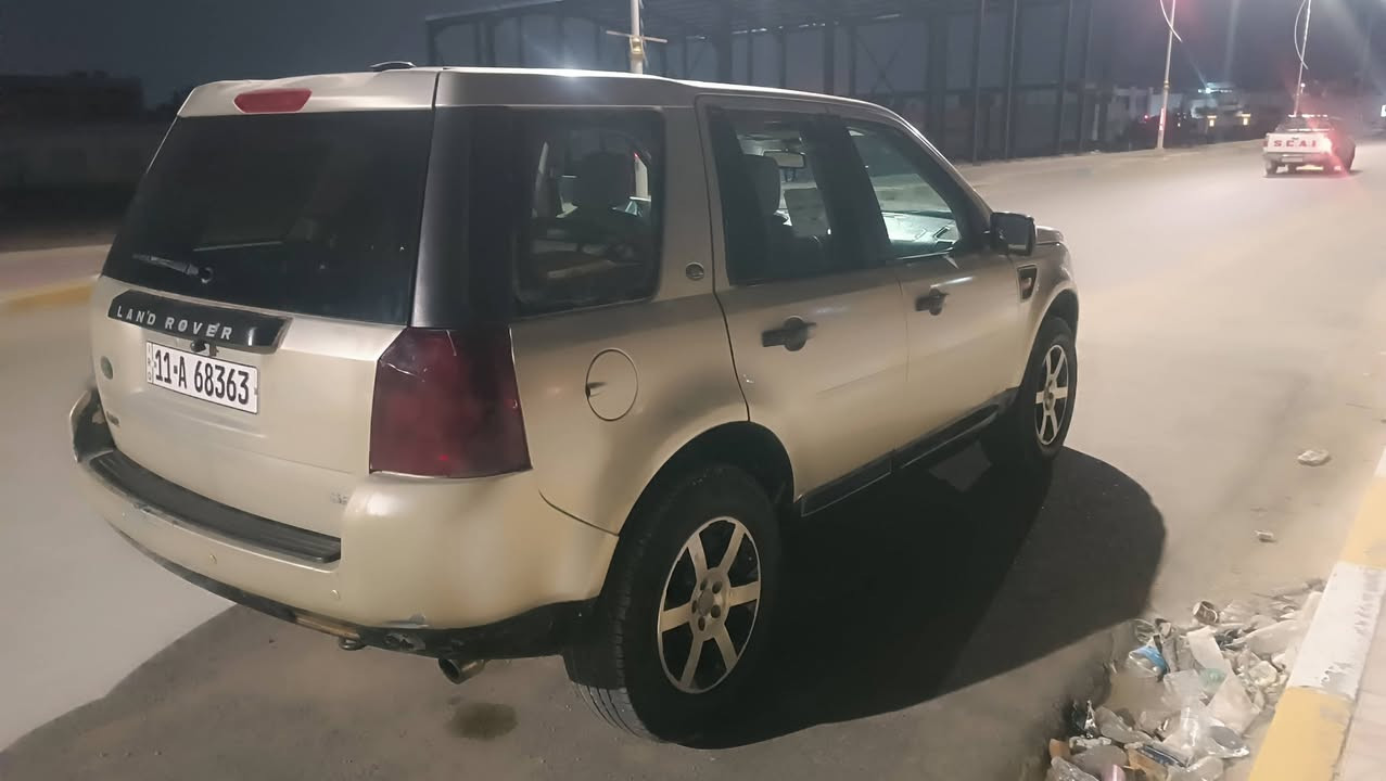 سلام عليكم لاند لوفر موديل 2008 رقم بغداد نكليزي سنويه لل29 مكينه وكير افلون 6سلندر  حاويه جديده تخم تاير كهربائيات كله شغاله منضومه تبريد جاهزه بس شحن غاز صدر نص عمر 
مكاني ذي قار الناصريه  ***********
