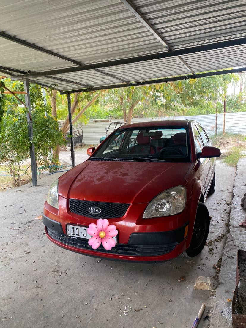 كيا ريو 2008 وارد امريكي رقم بغداد انكليزي  فول أوتوماتيك محرك 1600 كير ومحرك كله نضيف و داخلها كلش حلو  فقط بيها صبغ جاملغات الخلفية السعر 75 وبيها مجال مكان بغداد  ***********
