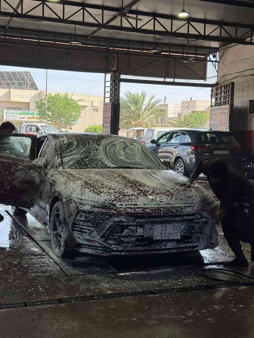 السلام عليكم 

سوناتا 2024 فول مواصفات محرك 2500 مكينة كير حدادية تبريد مكفولات 100%

مواصفات 
سقف بنوراما
رادار أمامي خلفي 
تشغيل عن بعد 
شحن لاسلگي
سستم صوت 
تحديد مسار
نقط عمياء 
ماشية 41 ألف كيلو متر 
دخول ذكي 
تدفئة بالكشنات

حادث السيارة مال أمريكا چاملغ مبدل وصبغ ربع الباب خفيفة كلش وهنا بالعراق صار بية قطعتين بابين مبدلات 
وبالچاملغ الخلفي بارد فقط السيارة جاهزة من كل النواحي حلوة وفول مواصفات رقم بغداد أنكليزي حرة  بأسمي 

مكان السيارة النجف الأشرف 
السعر 188 وبية مجال
للتواصل ***********
