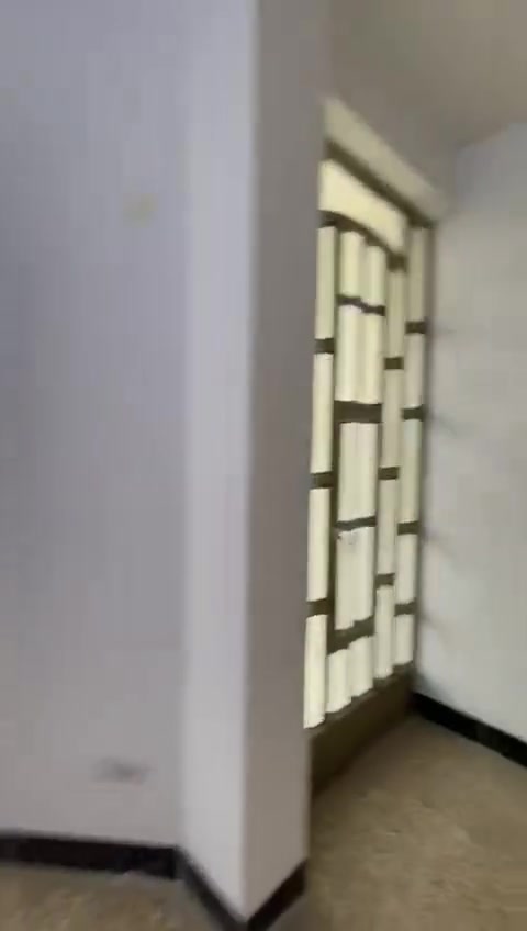 دار للبيع الزعفرانيه الاربع شوارع فرع لحوم محمد شحم طابو صرف 💯 م قرب فيروزه ماركت للاتصال 
***********
