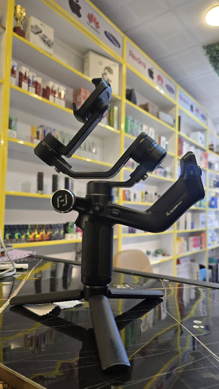 FeiyuTech SCORP Mini P 
مانع اهتزاز (Gimbal) ثلاثي المحاور مخصص لتثبيت الفيديو أثناء التصوير، مناسب للموبايل  
✅ أهم المميزات:
🎥 تثبيت احترافي ثلاثي المحاور (Pan / Tilt / Roll)
📱 يدعم الهواتف الذكية

🔄 أوضاع تصوير متعددة (تتبع الوجه – تتبع الحركة – FPV – Lock Mode)
🎮 عصا تحكم (Joystick) للتحكم السلس بالحركة
🔋 بطارية قابلة للشحن تدوم لعدة ساعات
🤳 مناسب لصناع المحتوى، التيك توك، اليوتيوب، السفر، التصوير اليومي
السعر 145 الف 
جديد مالته سعرها 235 الف 
شراي اتصل ع هذا رقم ***********
