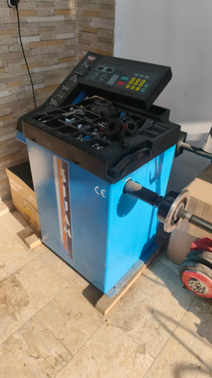 غراض بنجر خالعه +برنص +شلاخه جددد جدا ما مستخدمات اقل شهر و ما مشتغلات  مكاني كربلاء لسعر مليونين وبيهن شي قليل لشراي الرقم *********** متواجد
