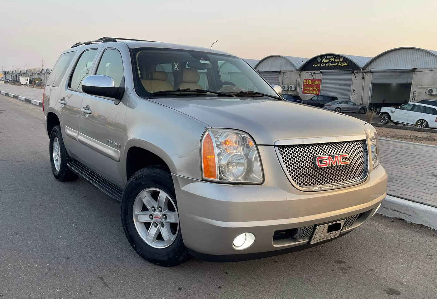 السلام عليكم ***********
يوكن 2007 خليجي 
رقم بصره مشروع وطني سنويه لل 27 تحويل مباشر ثاني يوم كافه اصوليات السياره مكفوله 
مكينه وكير مكفولات 
حداديه امامي وخلفي جديد 
تخم تاير جديد 
تبريد ثلاث قطع ثلج 
تدفئه منضومه جديده 
السياره بدون اي نقص جاهزه من كلشي 
منضومه زينون اصلي جديد 
مكفوله السياره من الضربه والتبديل 
فقط ملكوطه ارباع البيبان خياسات وبيها رش جماليه قطع اثر جراد كلير فقط 
احسبها مصبوغه حزام
قماره تكم شواصي مكفولات 
مكانها البصره ابو الخصيب مهيجران
سعرها 173 بي مجال قليل بيع فقط بدون مرواس
رقمي *********** ابو الخصيب, البصرة
