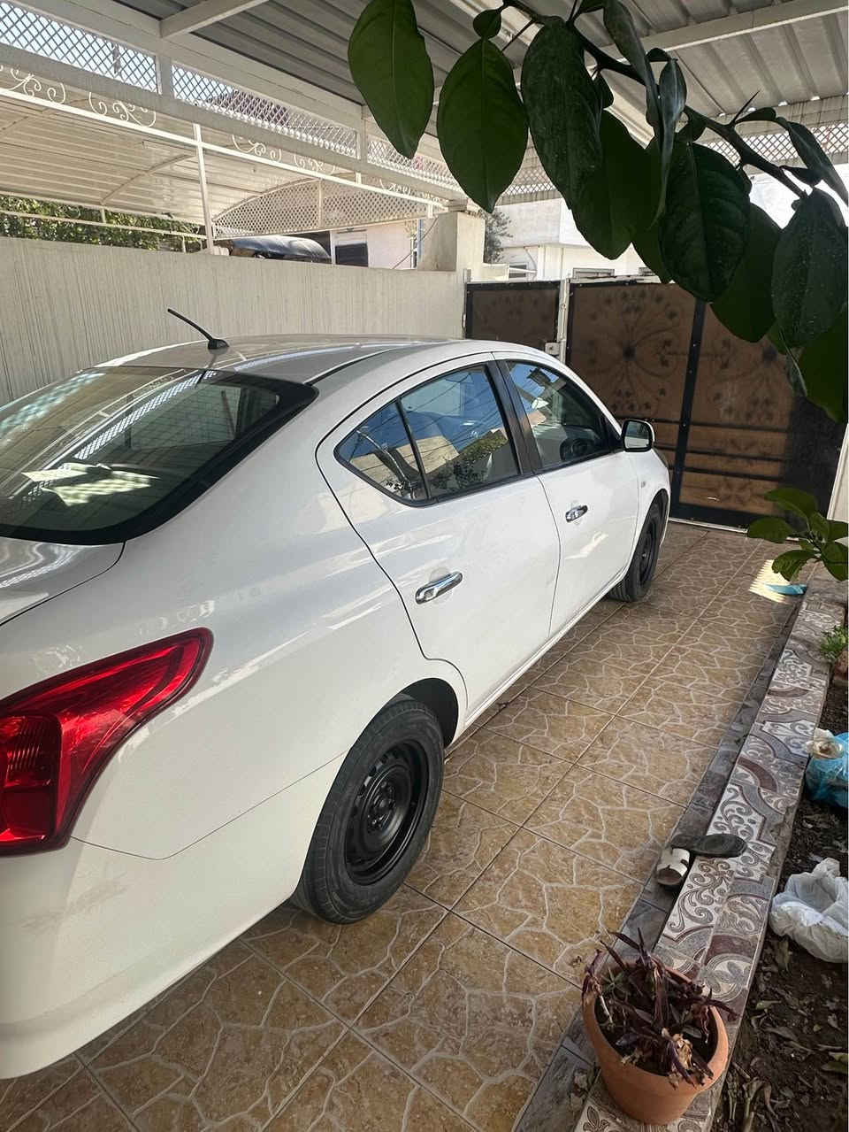 نيسان صني خليجي 2019  
 سنوية لل2029 
بدون صبغ و بارد 
دفتر بنزين
ماشي ١١٠ 
فول مواصفات هذا يختلف 
كاميرا خلفي حساس خلفي  شاشه ايباد كار بلي  
سيارة  مابي مصرف  
مكاني كركوك ***********
سعر ١٠٥ ومجال كركوك, العراق
