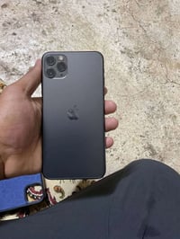 ايفون 11 برو ماكس • ٢٥٦ • بطارية ٩٤
