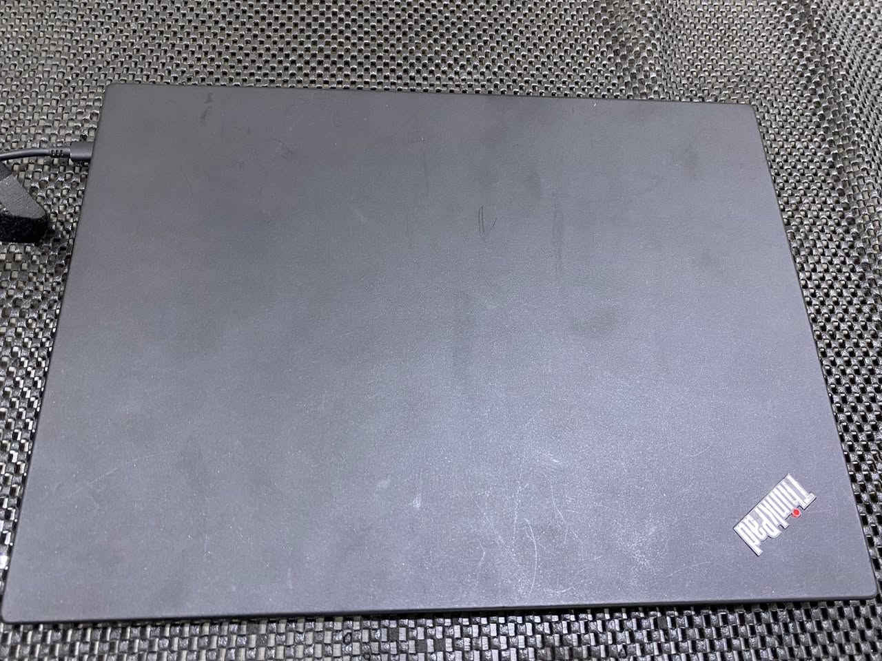 السلام عليكم 
لابتوب للبيع نوع لينوفو core i5 Thinkpad الجيل السابع 
هارد ssd 256
رام 8g
شاحنه اصلية 
اللابتوب نظيفة جدا استخدام شخصي 
السعر ٢٢٥ الف 
*********** واتس اب
