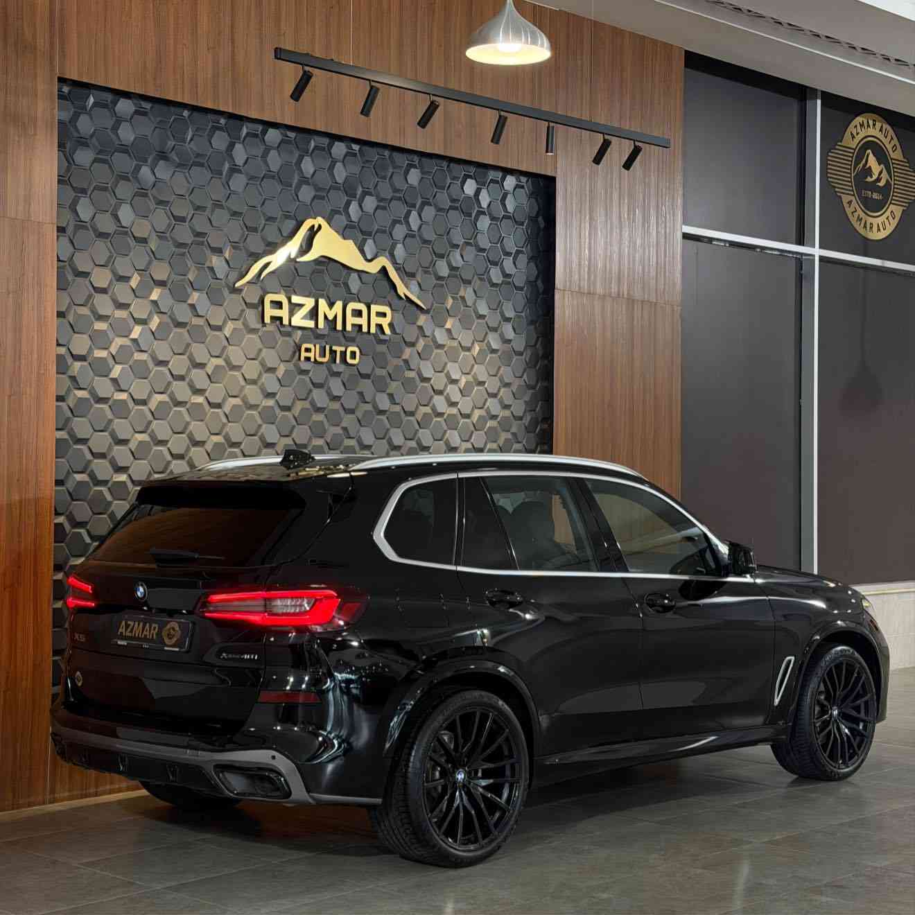 ‎BMW x5 xDrive
ارخص x5 بكل العراق 🔥 345$ ورقة
موديل : 2021
لون اسود 🖤🖤
‎مواصفات السيارة
‎‏‎🔸بنوراما
‎‏‎🔸نظام القيادة الذاتية
‎‏‎🔸كاميرة خلفية بدقة عالية
‎‏‎🔸رادار لقراءة خطوط الشارع
‎‏‎🔸رادار جانبي 
‎‏‎🔸حساسات
‎‏‎🔸شاشة كبير لمس 
‎‏‎🔸نظام صوت بيها
‎🔸نظام اطفاء السيارة في الاشارات
‎‏‎🔸مقاعد فول تحكم كهربائي
‎‏‎🔸مقاعد الامامية تدفئة
‎‏‎ 🔸(عدة الوان) انارات داخلية
‎‏‎🔸اضويه اماميه ذكية
‎‏‎🔸نظام النقطة العمياء
‎‏‎🔸اهتزاز الاستيرن عند اقتراب السيارات 
‎‏‎🔸نظام Auto Hold
‎‏‎🔸انظمة قيادة متعددة ( SPORT + SPORT plus + COMFORT+ ECO + INDIVIDUAL) 
‎‏‎🔸مقاعد خزن ميموري  
🔸‎‏  بصمة تشغيل
‎‏‎🔸حساسات اصطفاف ( امامي + خلفي ) 
‎‏‎ 🔸مريا طوي كهرباء + قلاب عند الرجوع للخلف 
‎‏‎🔸ستيرن كهربائي
‎‏‎🔸شفتات على الاستيرن  ( شفتر ) 
‎‏‎🔸نظام ملاحة ( NAV + MAP ) 
‎‏‎🔸مكيف ( امامي + خلفي ) منفصل
‎‏‎🔸نظام  carplay +android 
‎و بعد هواية مواصفات متنذكر 

السيارة وارد امريكي بيها بنيد صبغ بدون دواخل بشرط
‏‎محرك و كير كلها بشرط بدون فتح او اي خلل 🔥
‎مرقمة و رقم جديد و سنوية جديدة تحويل او وكالة نفس اليوم 

‎💵السعر: ٣٤٥$ ورقة 
‎للاستفسار : ***********
‎العنوان: السليمانية المعارض الجديده شركه (ازمر اوتو)
