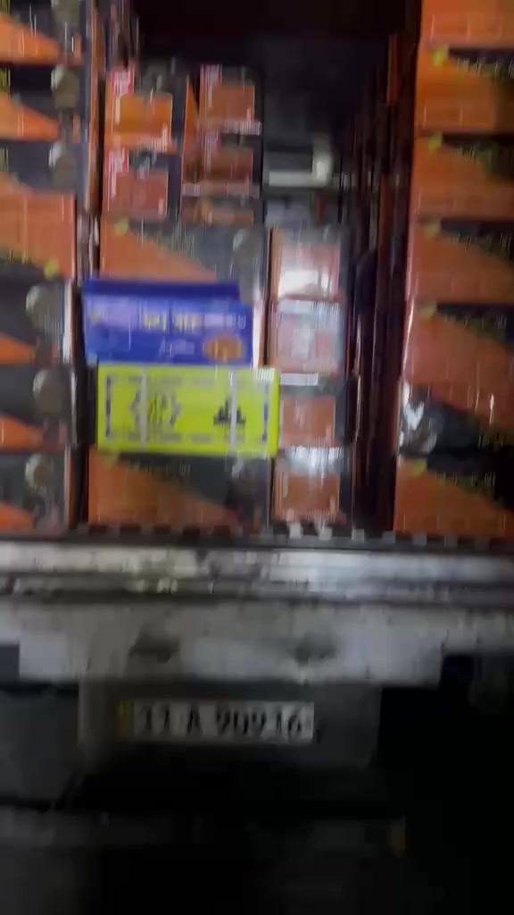 يوجد لدينا فحم درجه اولى يراني مربع وأصابع سعر الكارتون 25الف توصيل الوحده 5  الكارتونين 6واذا تطلب كميه التوصيل علينه لتواصل ***********
