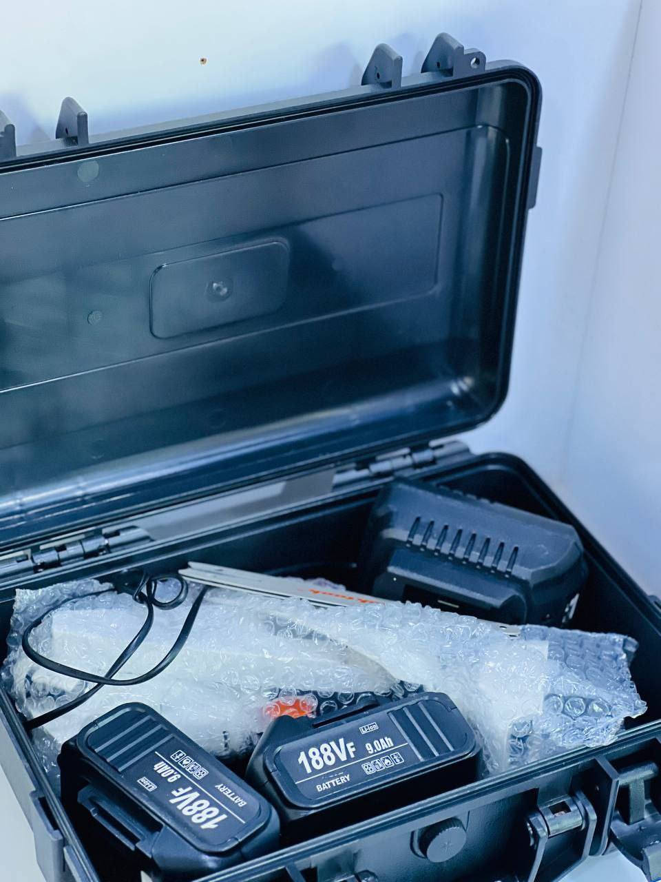 زانيارى
مشارێکی ٦ئینجی ١٥ سانتیم دووپاتری دەخەلایەو شعنکەرەوەی سوپەر چارچ و جانتای تایبەت بەخۆی لەگەڵە
معلومات
منشار جنزيري كهربائي لاسلكي صغير محمول باليد. 
لاسلكي ومحمول باليد.
يستخدم لتقطيع الأشجار وفروع الحديقة وقطع الخشب.
يعمل ببطارية قابلة لإعادة الشحن.
الجهد المشار إليه في الصورة هو 188 فولت أربيل, العراق


**إذا كنت صاحب هذا الإعلان وتريد حذفه لأي سبب، رجاءا أرسل رسالة إلى الدعم الفني**