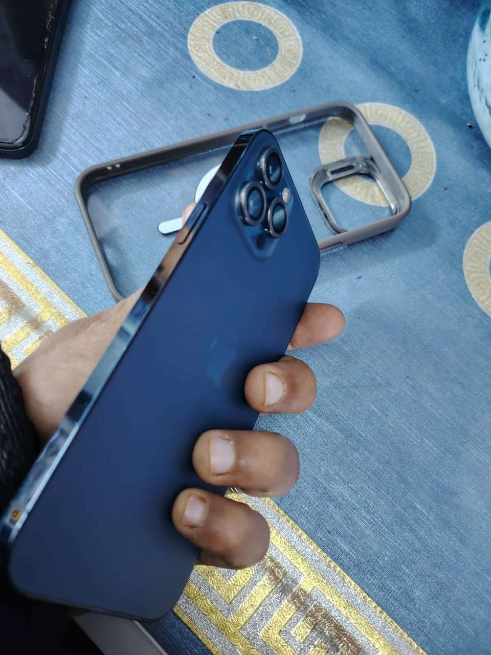 ايفون 12 برو ماكس  ذاكره 256 مبدل شاشه وبطاريه اصليات  فقط فيس ايدي واكف الجهاز شحن كامرات صوت  وايفاي كله شغال  
السعر 350 الف بي مجال بسيط 
بغداد السيديه
***********
