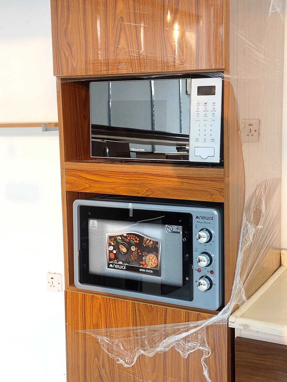 كاونتر ٧ امتار سنك مرمر +مرشحه +طباخ ايطالي +مايكرو هيتاشي +فرن
الابواب خشب اج دي اف صاجي
المكان واسط يوجد نقل
الكاونتر نظافة ٩٥%
الرقم الواتساب  ***********
السعر مليون و٧٥٠
