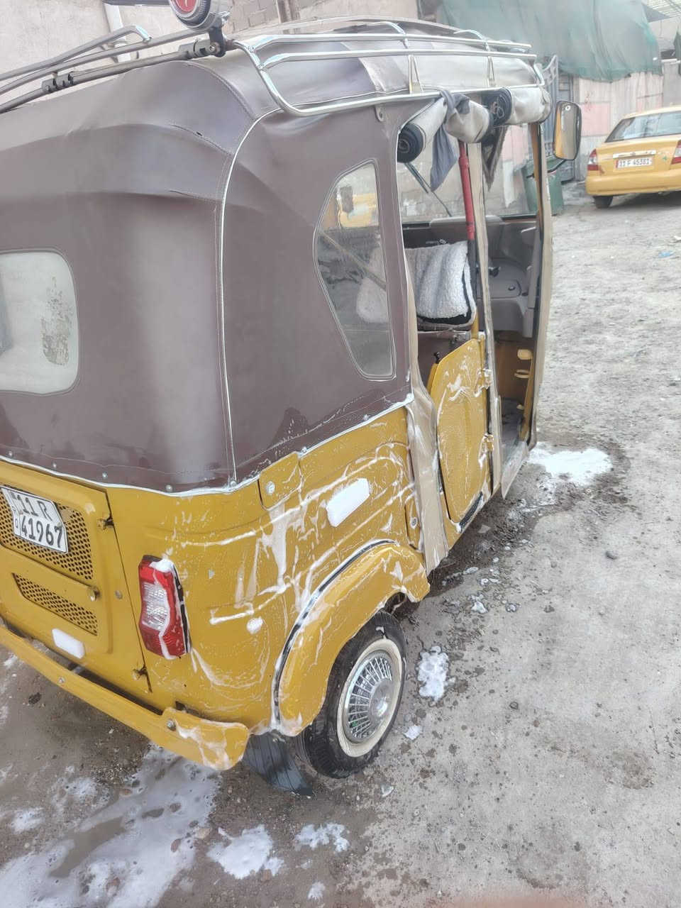 سلام عليكم تكتك ٢١ مسجله بل سنويه ٢٠  تكتك جاهزه ونضيفه  تخم تاير جديد لسيبايه مو وياها هاذ رقم الهاتف خاص ما متواجد مارد خاص ***********
سعرها ٧ ٦٠٠ وبيها مجال قليل
