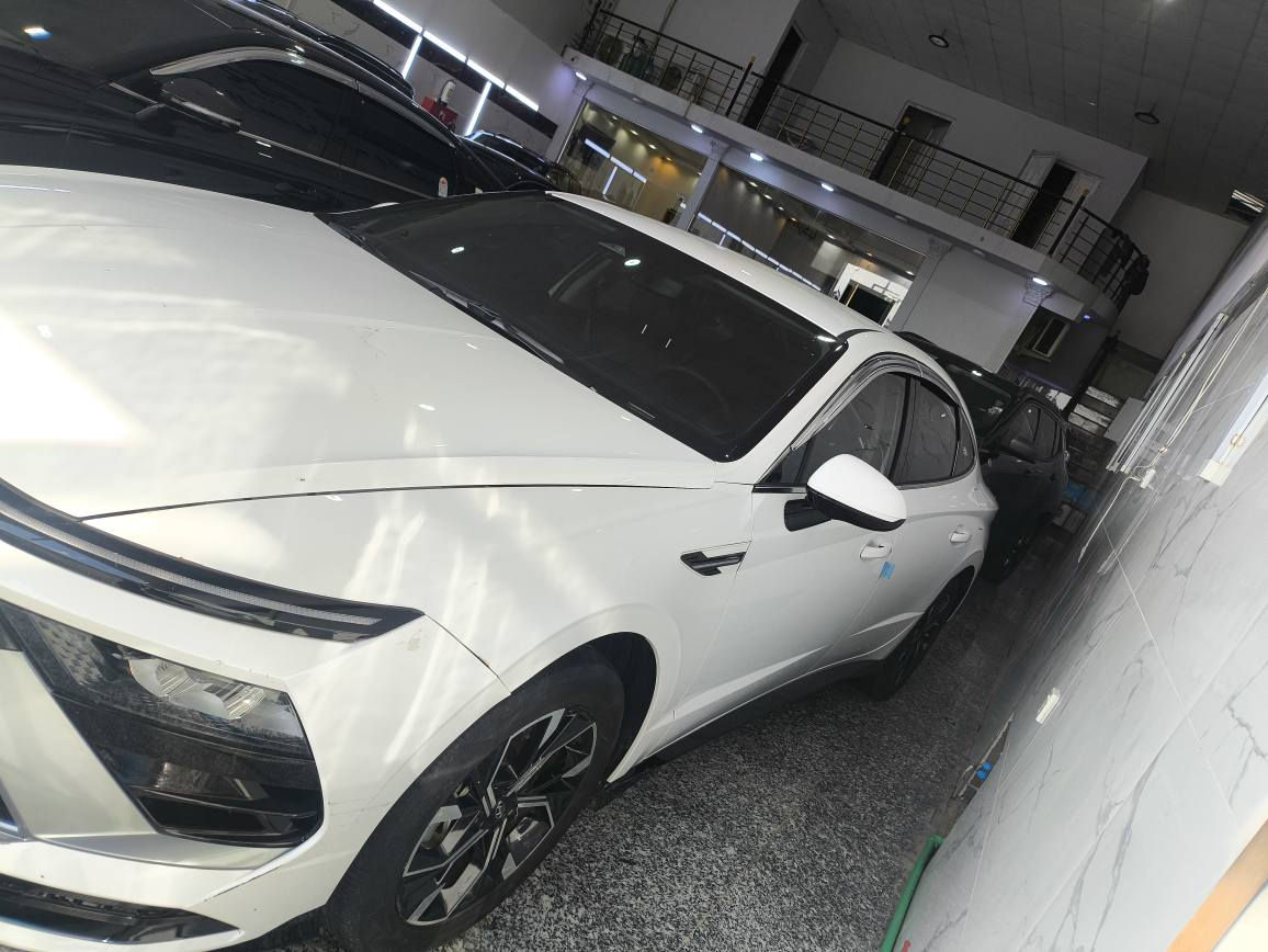 السلام عليكم سوناتا موديل 26 كوري غاز قطعتين صبق والباقي كفالة عامه حره بدون رقم ترقيم جميع المحافظات مكان بصره معرض الرائد مقابيل الجامعه رقم *********** السعر 170 البصرة, العراق
