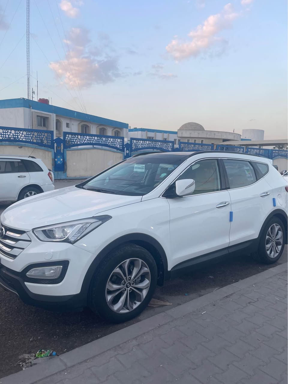 السلام عليكم 
سنتافي مديل 2013
سته سلندر فول مواصفات 
ارباع الجاملغات الاماميه صبغ فقط مكينه كير كفاله 
 رقم بصره تحويل ثاني يوم 
يرهم مراوس
السعر 160
مكاني البصره *********** البصرة, العراق
