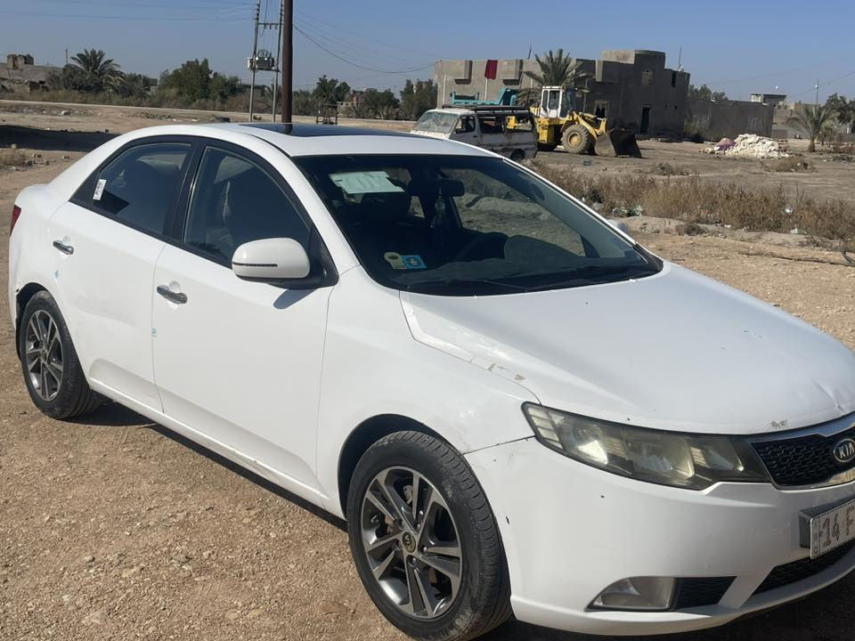 السلام عليكم سيراتو موديل 2012رقم بصره بيه جاملغ الايسر مبدل فقط السياره جاهز مكان السياره السماوه السعر 95او بيه مجال رقم الهاتف ***********
